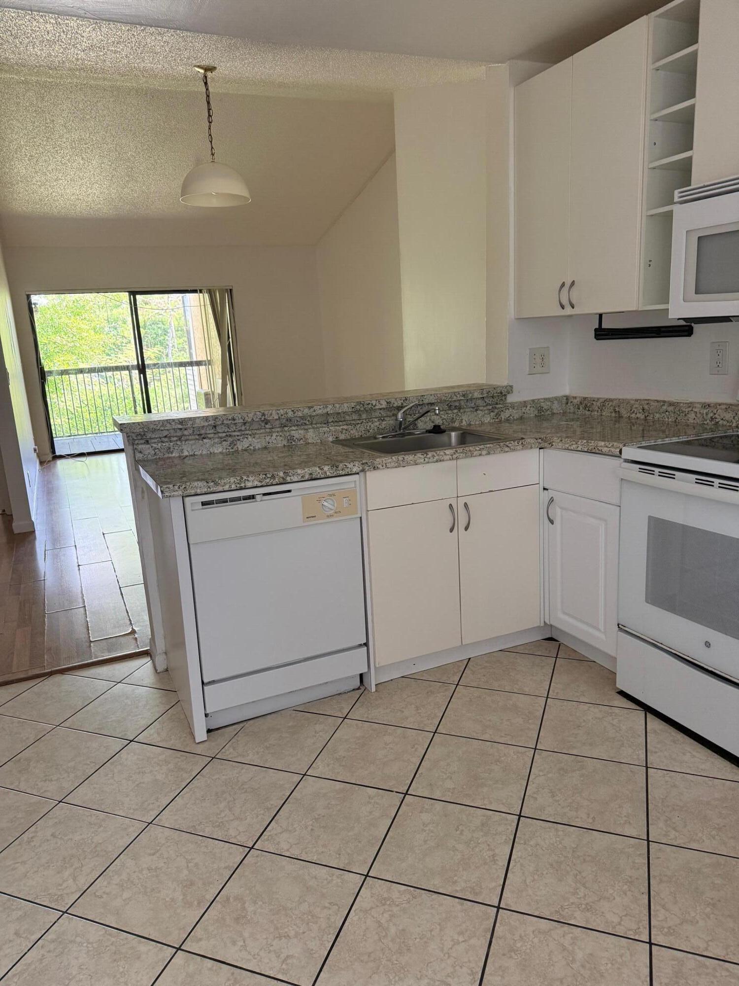 5721 Riverside Drive 301b5