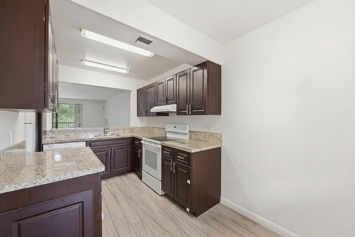 2039 Coral Ridge S304