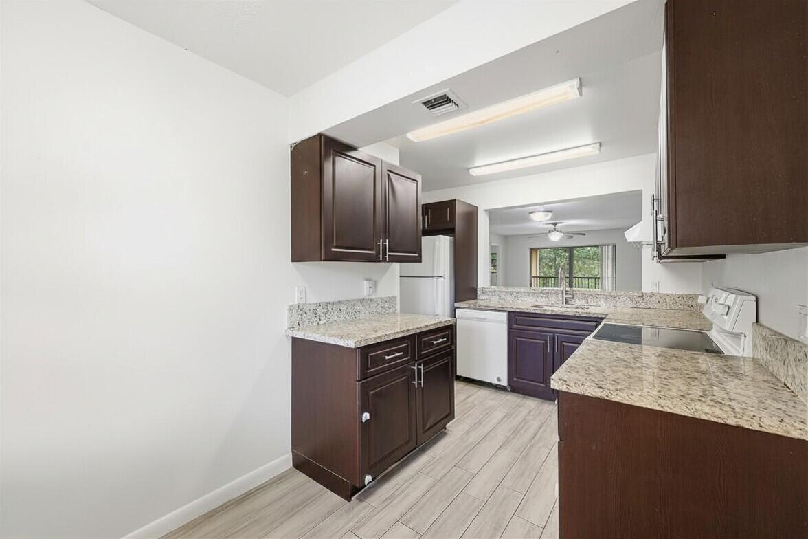 2039 Coral Ridge S304
