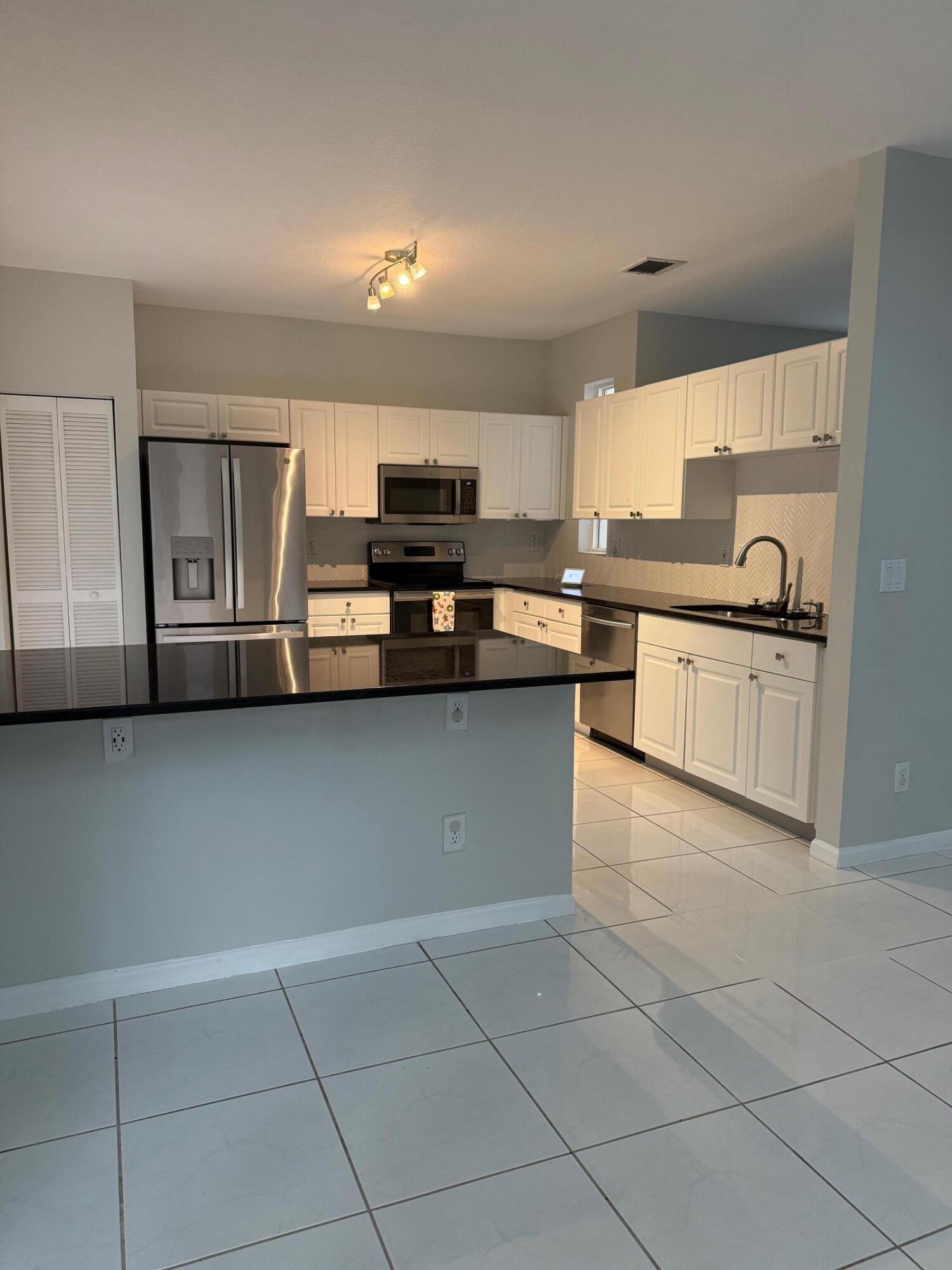 15258 SW 51st Street SW