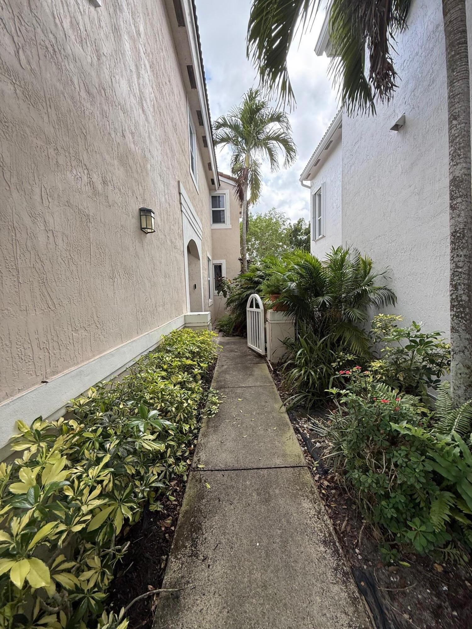 15258 SW 51st Street SW