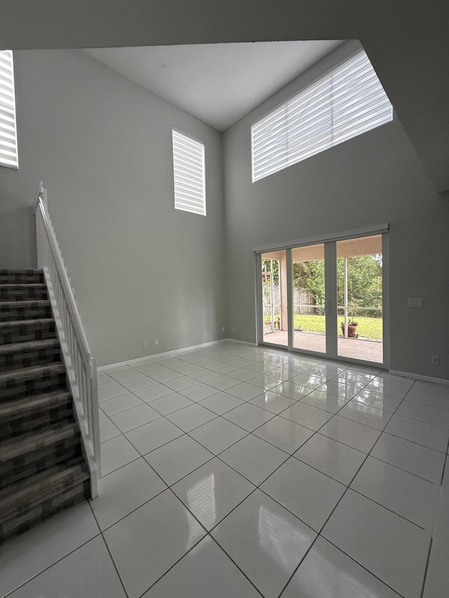15258 SW 51st Street SW