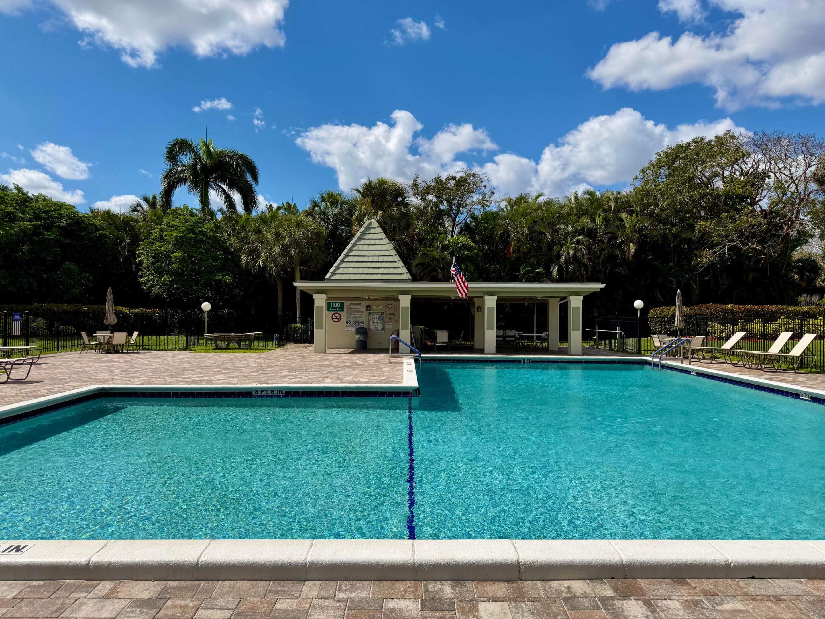1101 Bahama Bend
