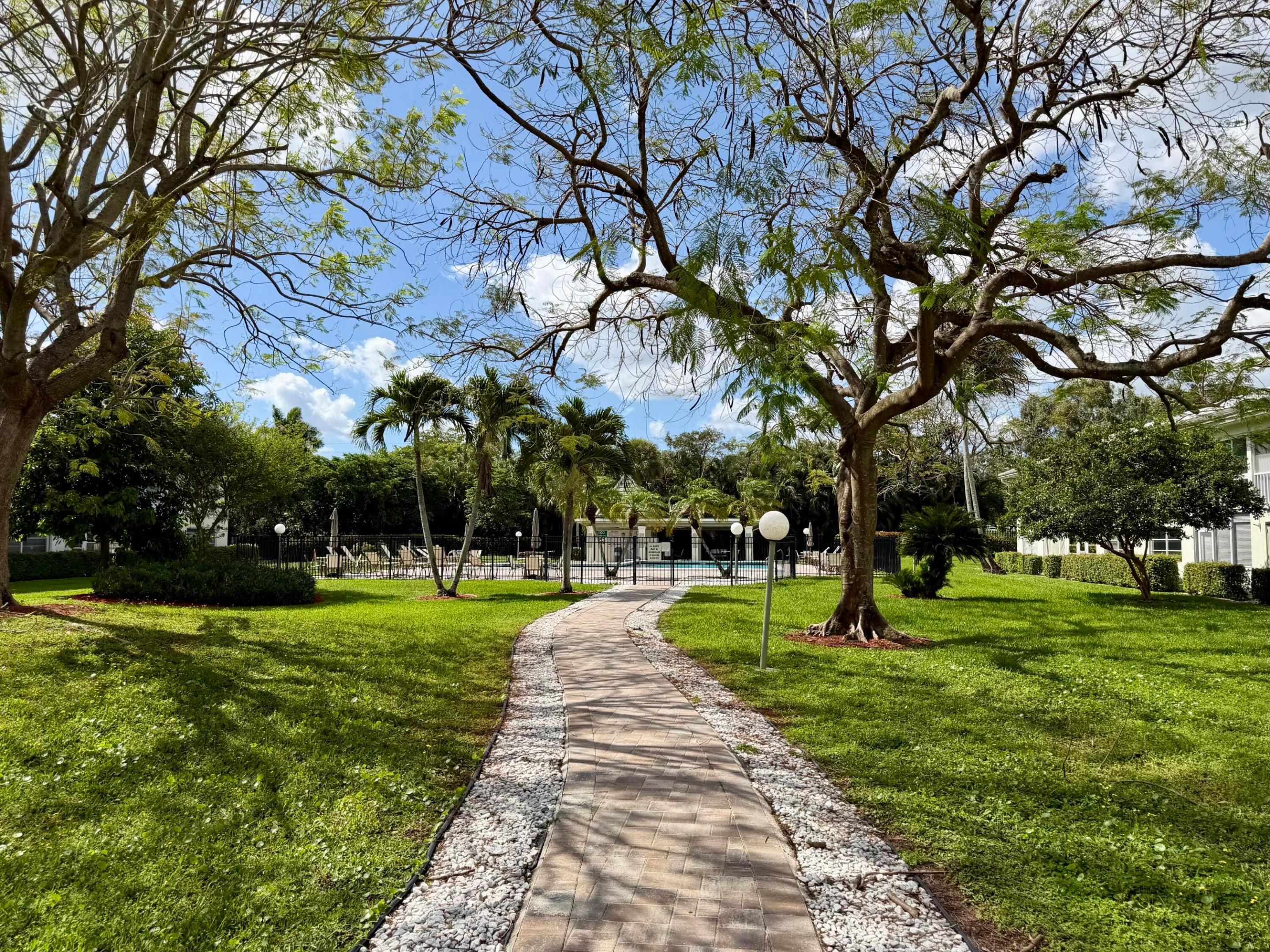 1101 Bahama Bend