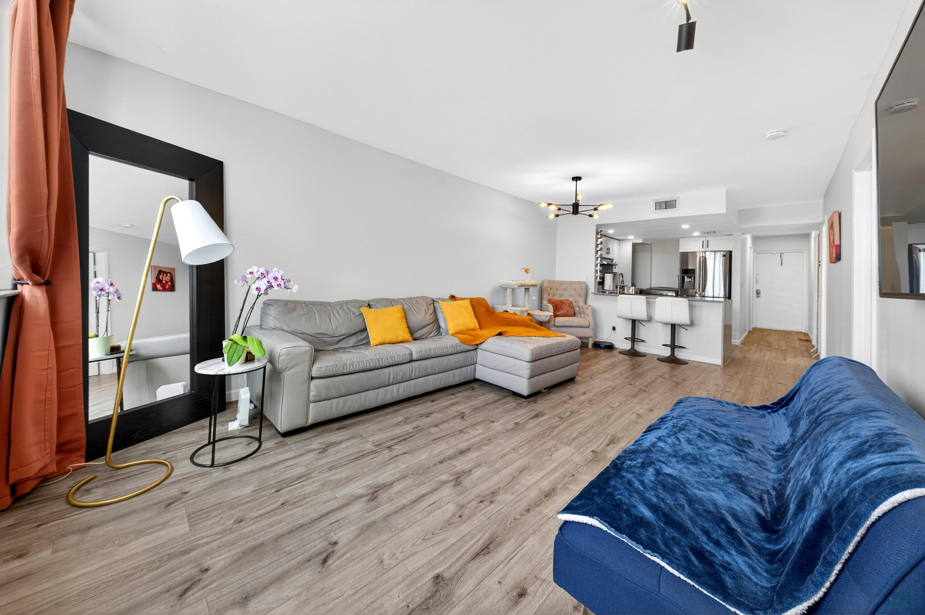 3223 Riverside Drive C-406