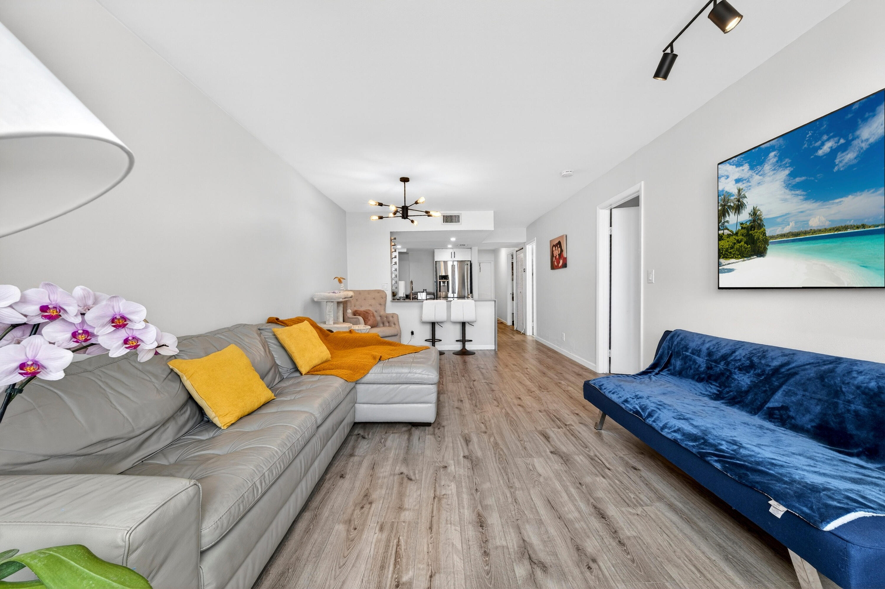 3223 Riverside Drive C-406