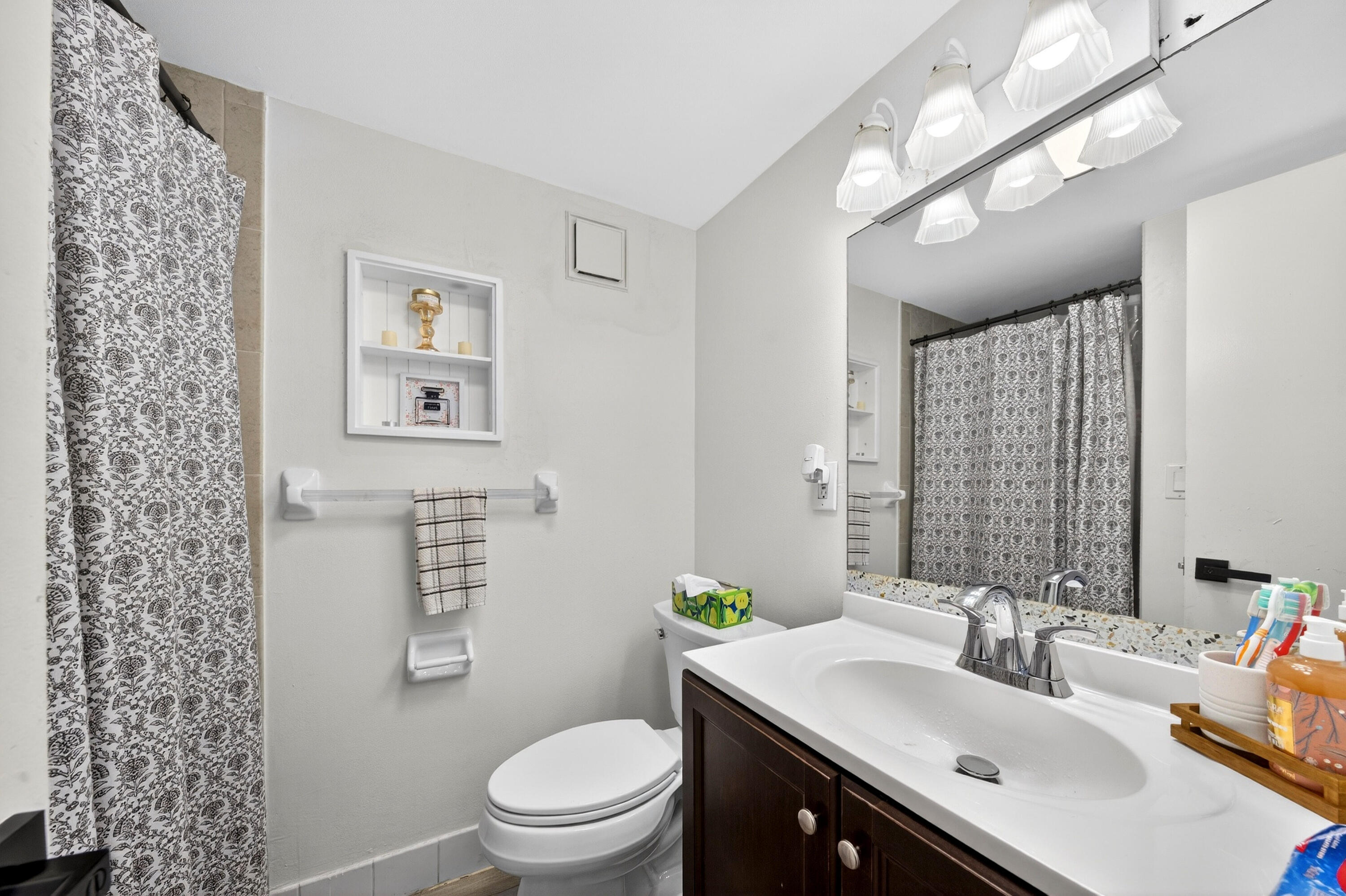 3223 Riverside Drive C-406