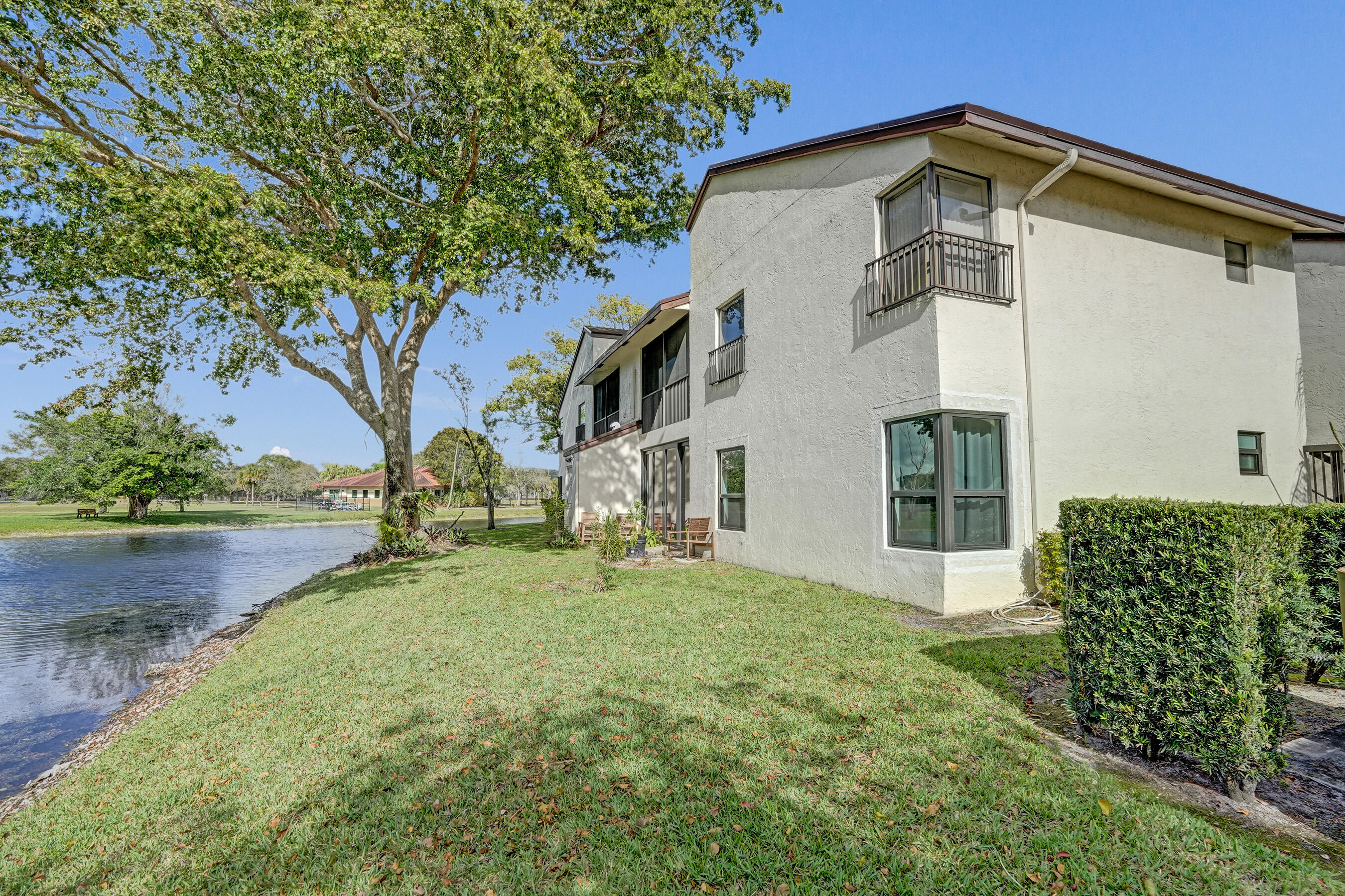 2541 N Carambola Cir Circle 1832