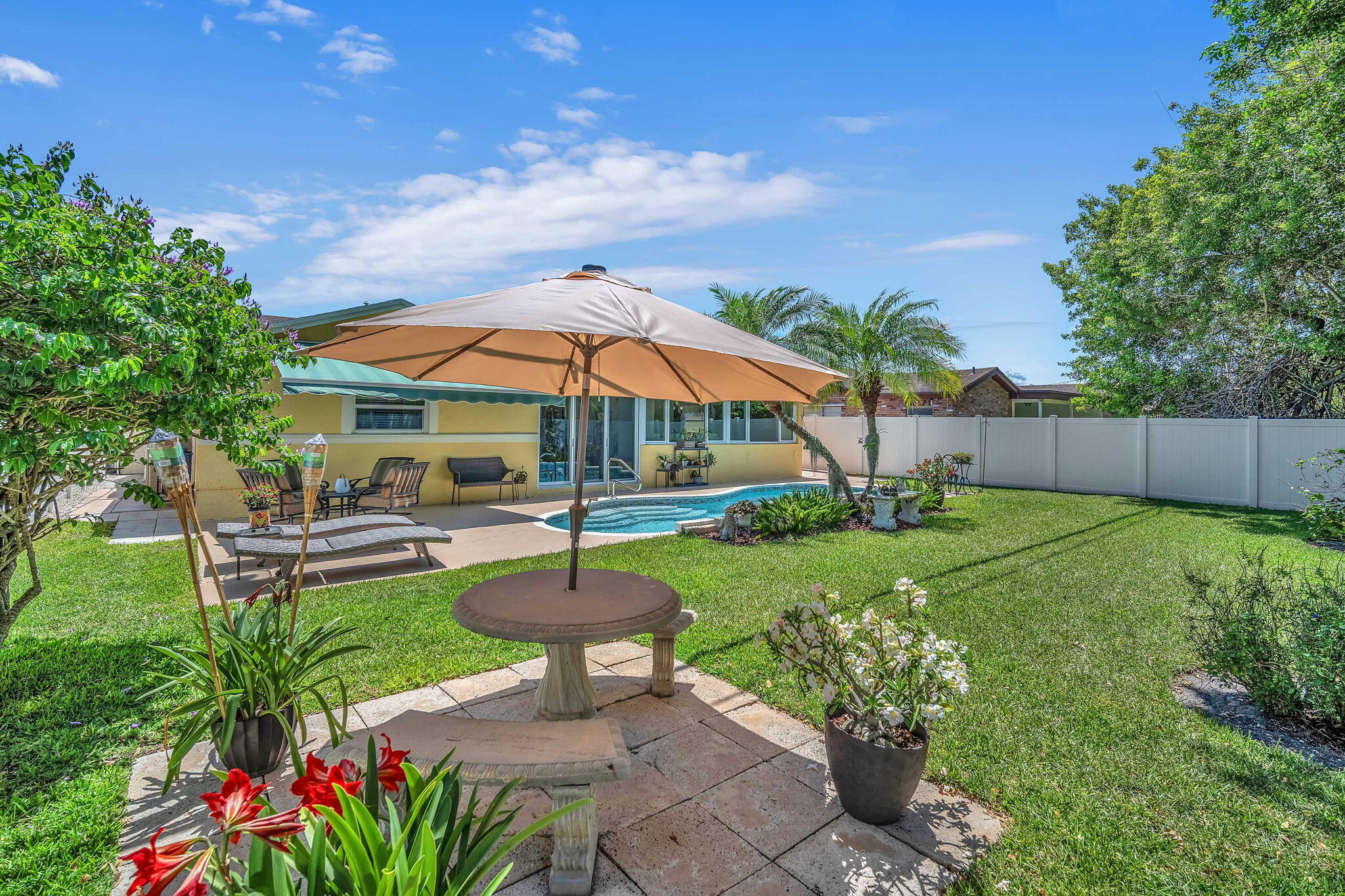 9341 SW 1st Place