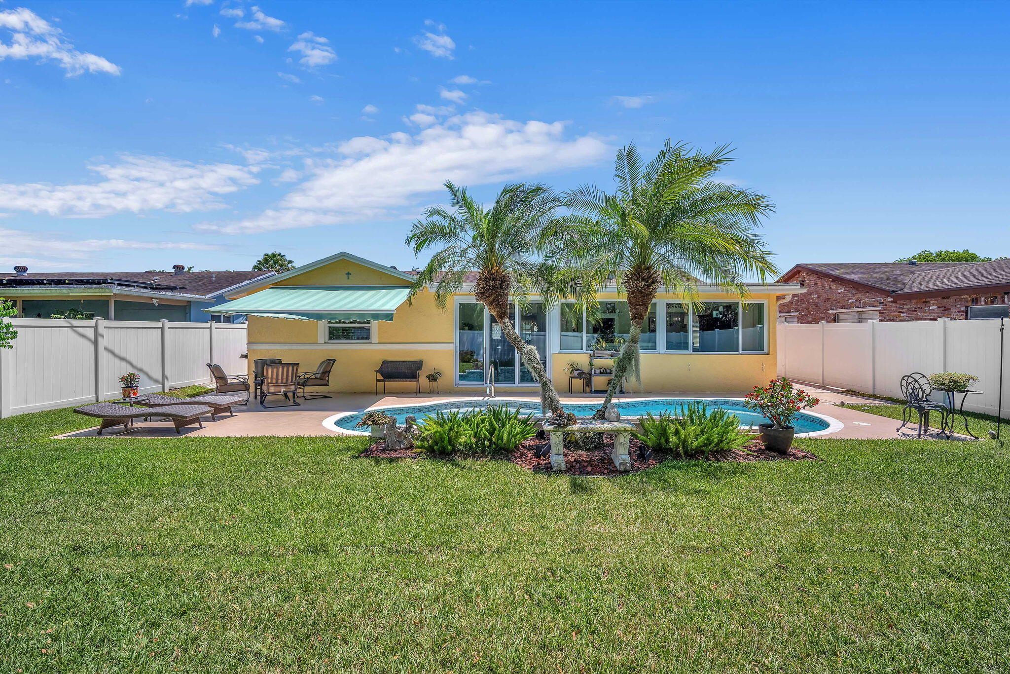 9341 SW 1st Place