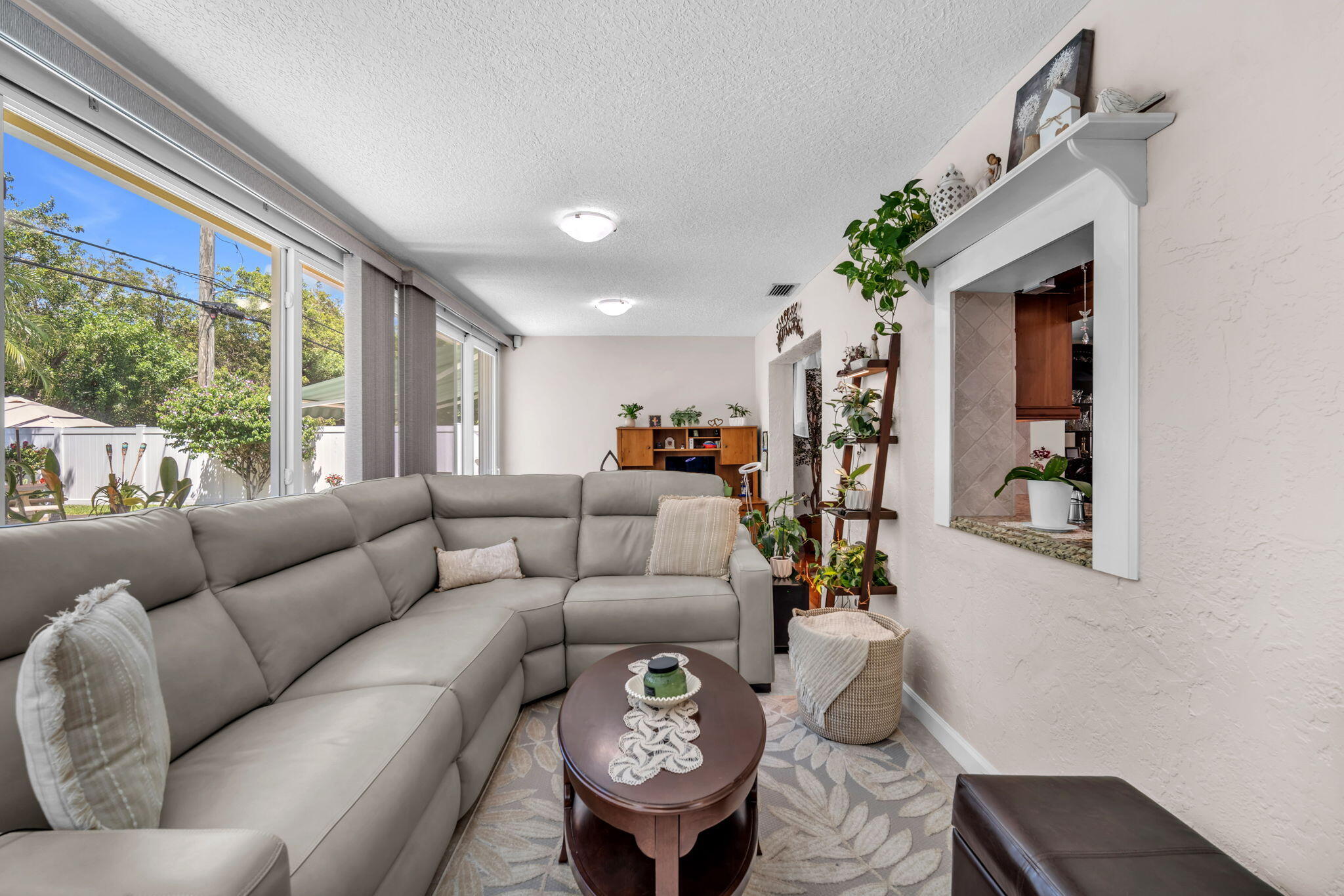9341 SW 1st Place