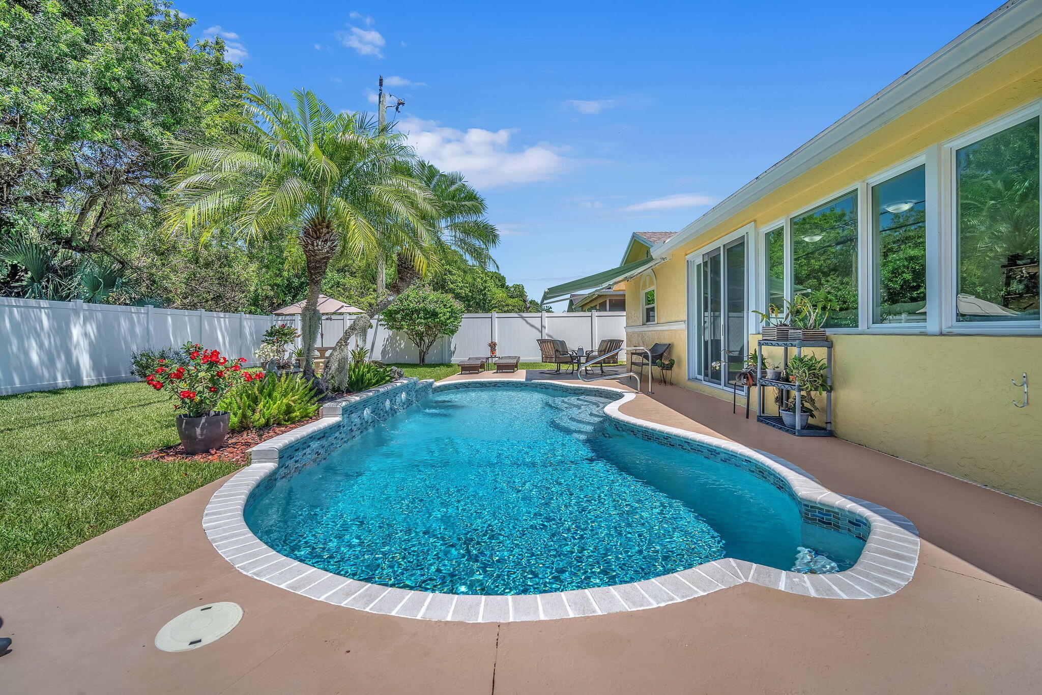 9341 SW 1st Place