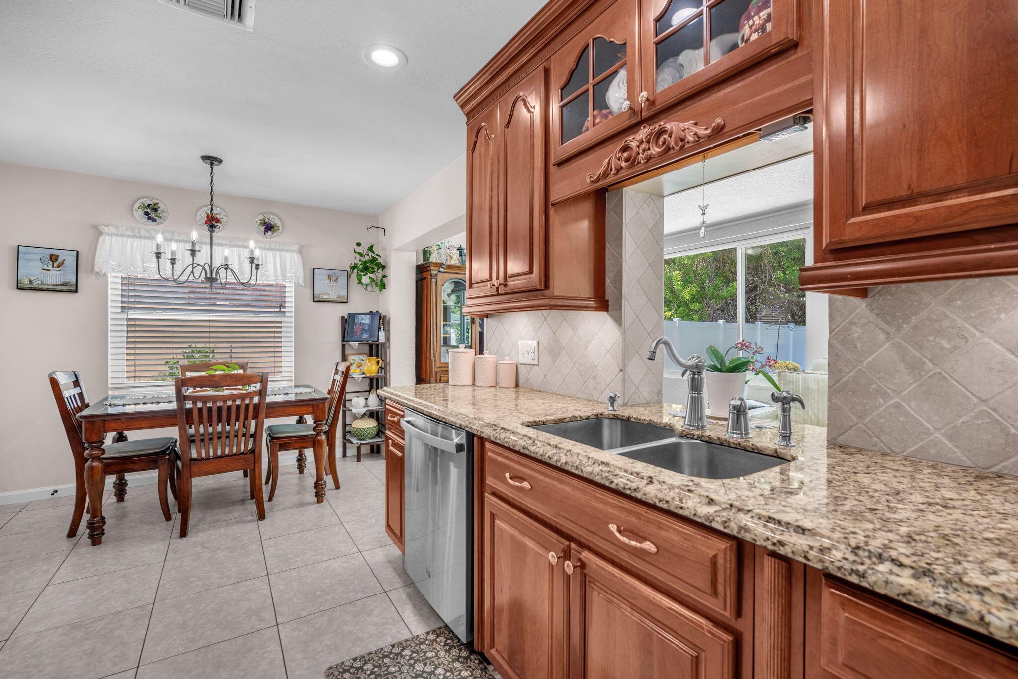 9341 SW 1st Place