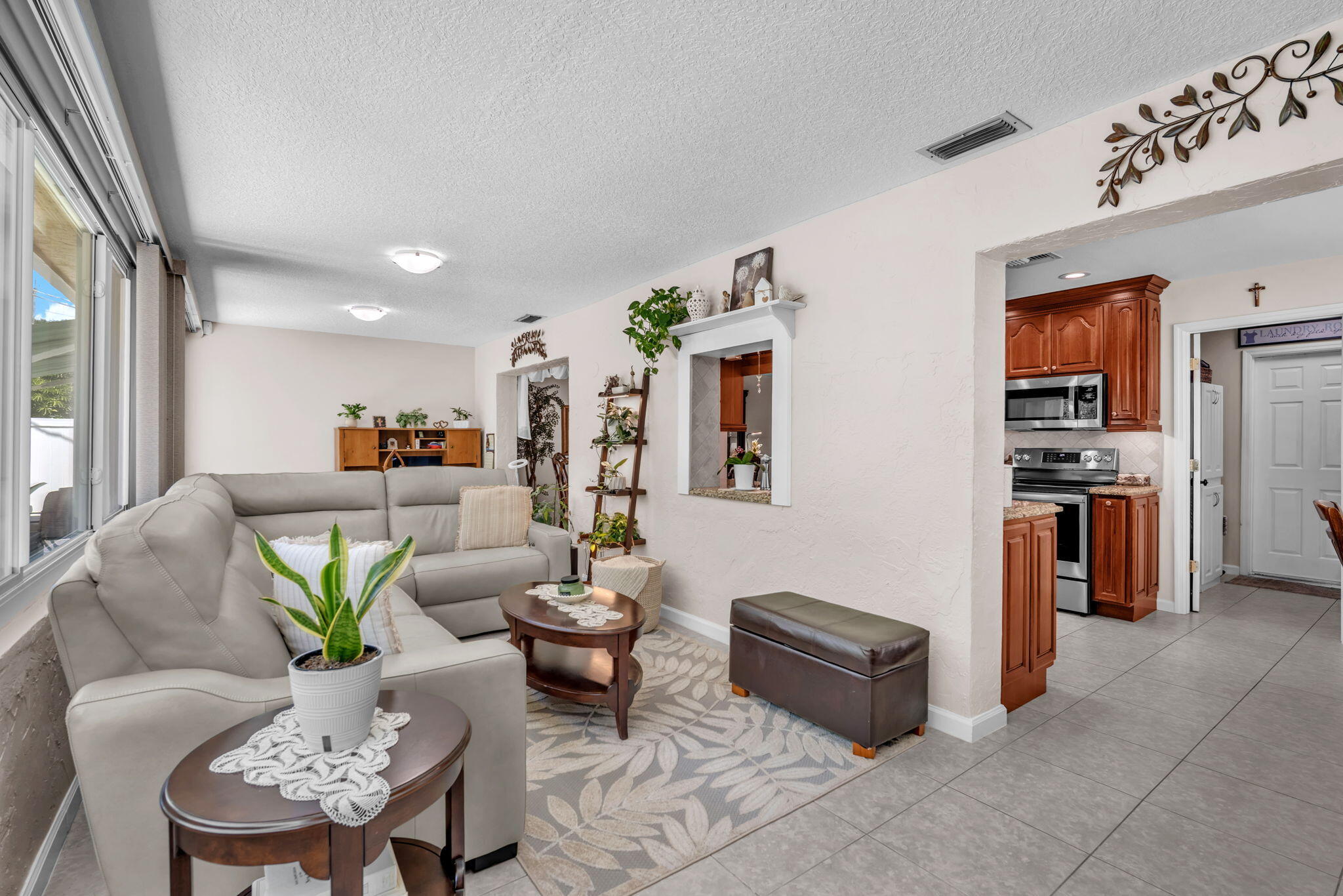 9341 SW 1st Place
