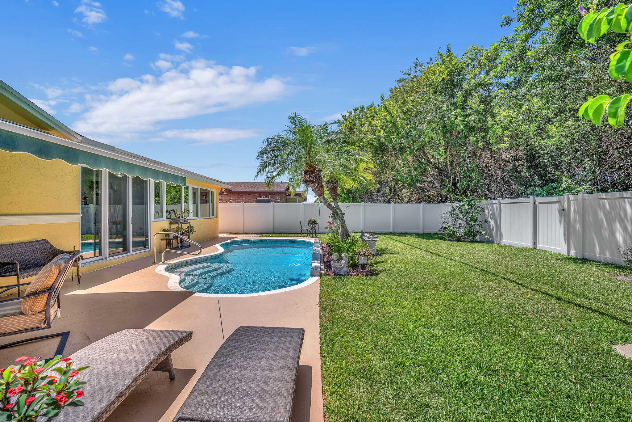 9341 SW 1st Place