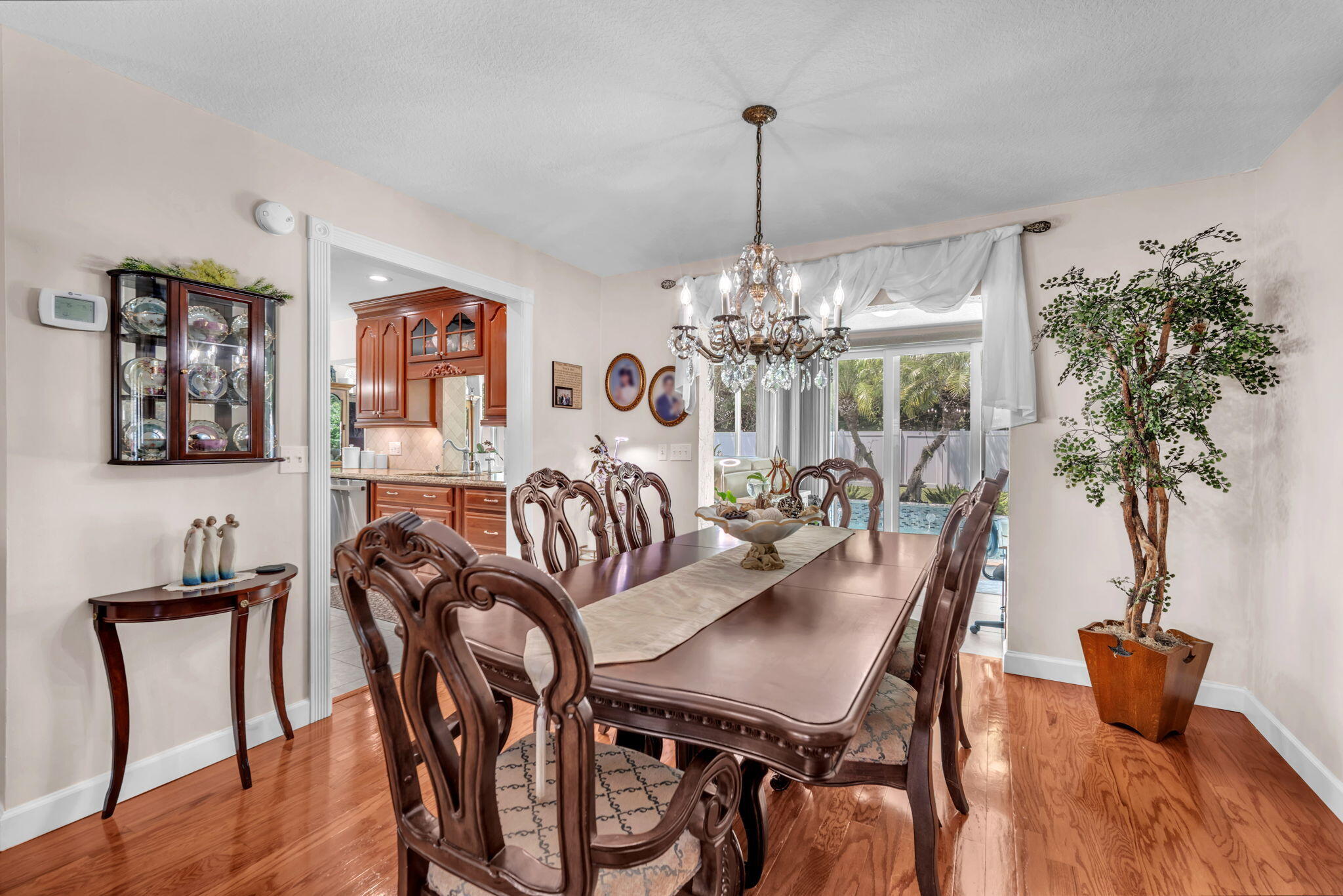9341 SW 1st Place