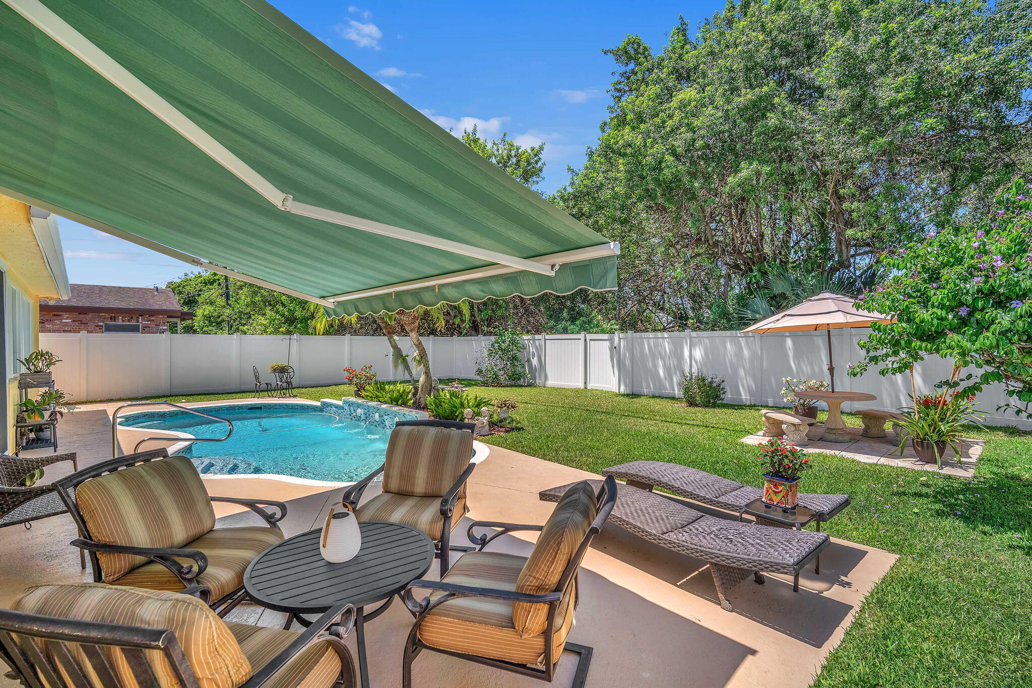 9341 SW 1st Place