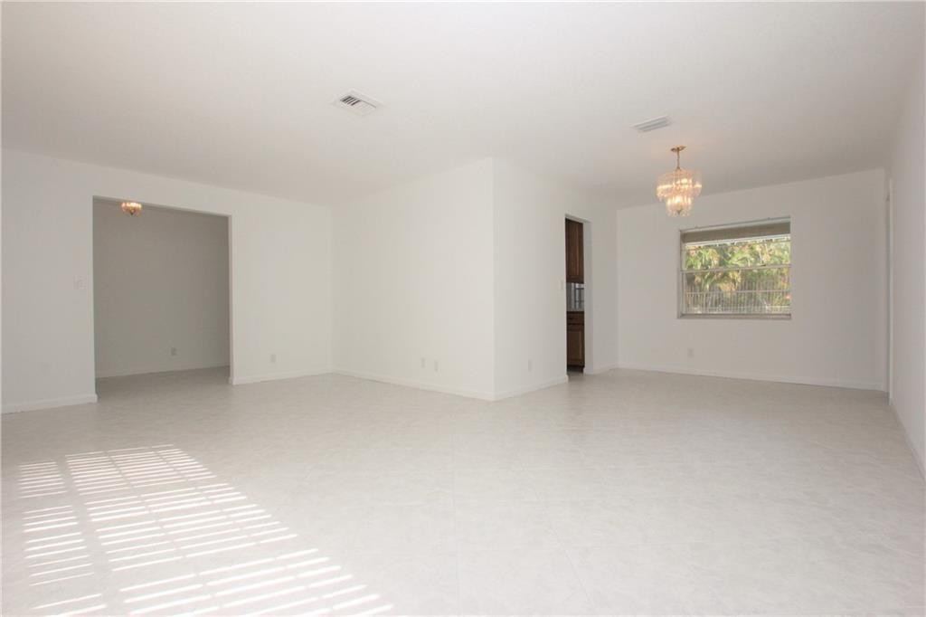 1122 NW 82nd Avenue
