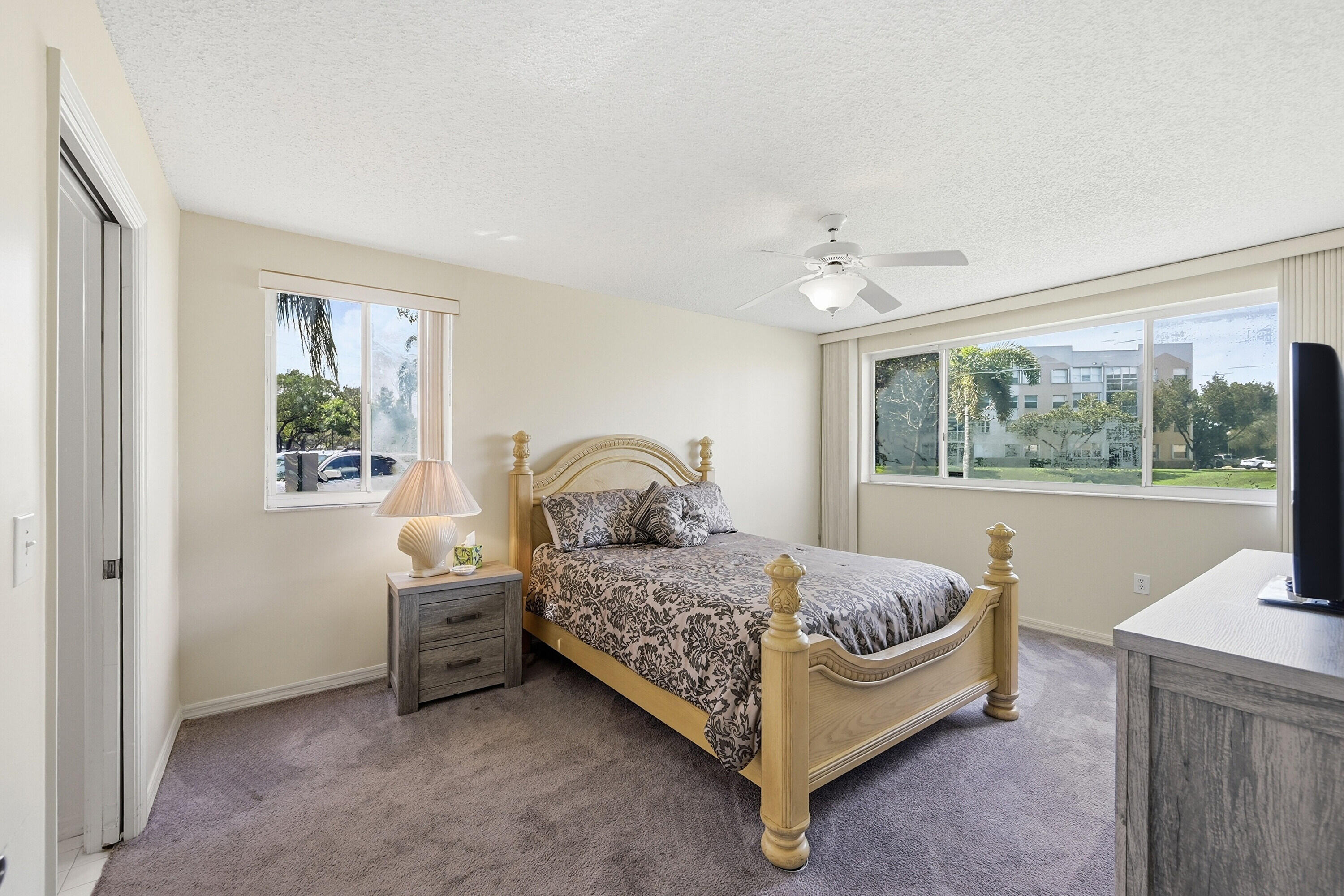 2503 N Nob Hill Road 101