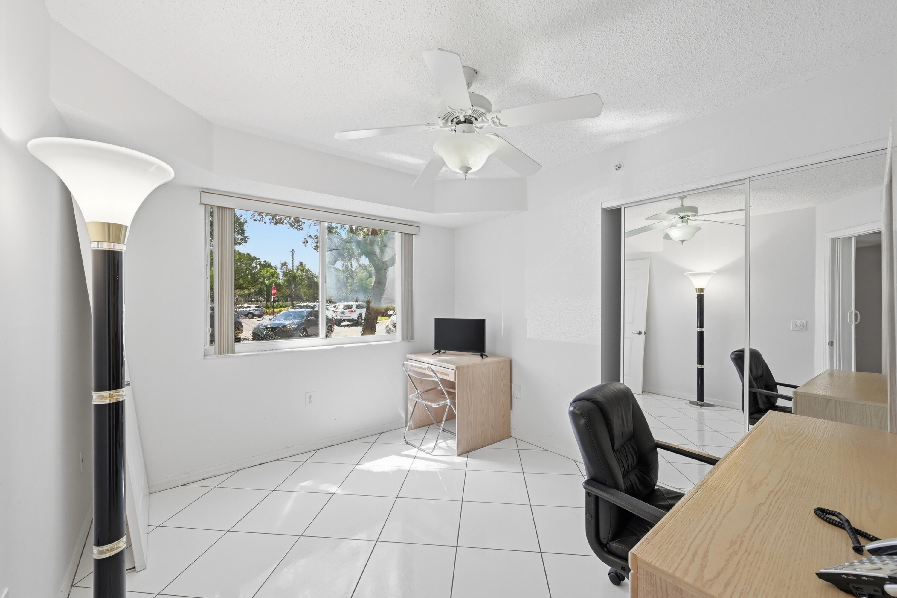 2503 N Nob Hill Road 101