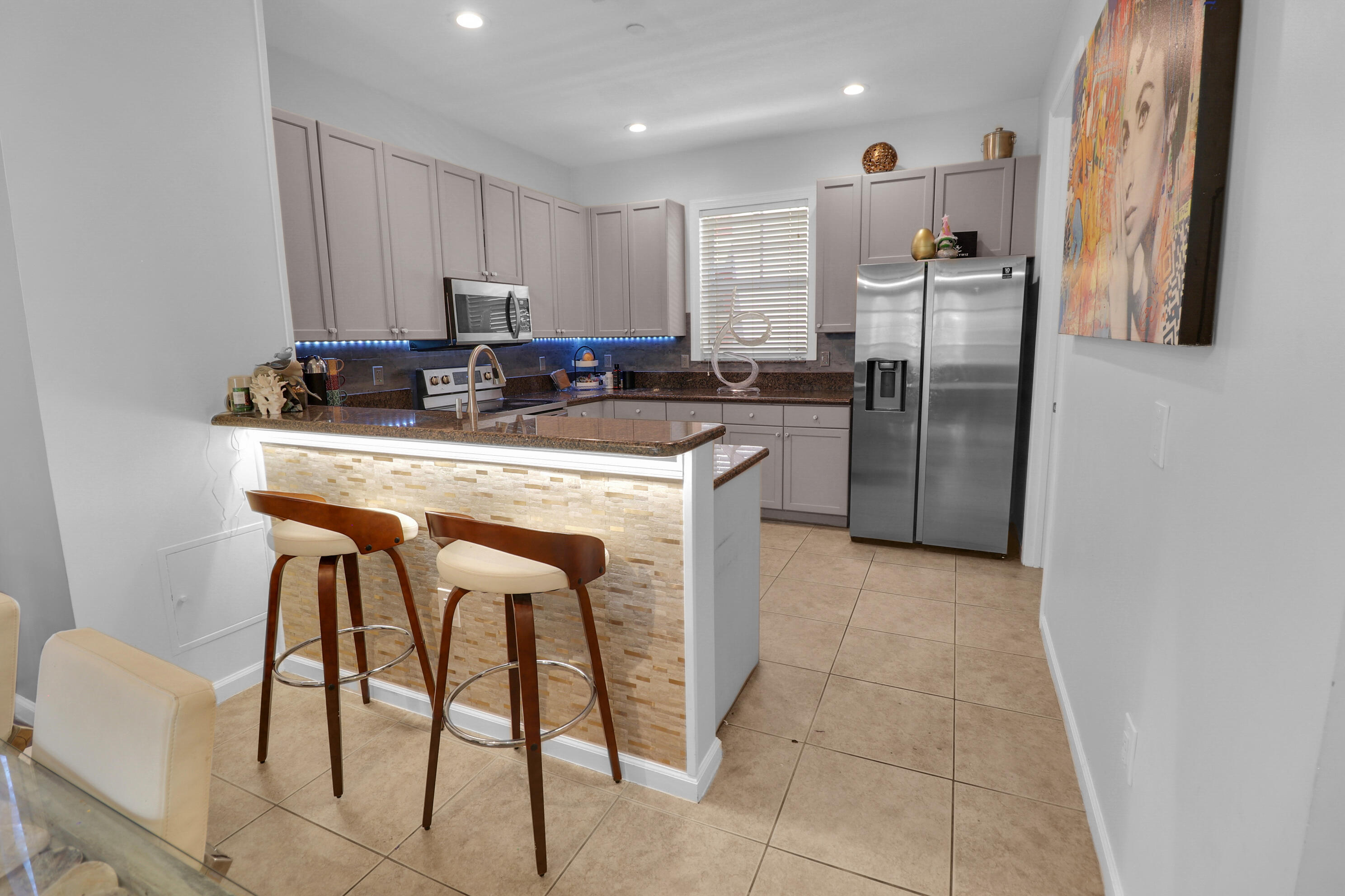 1033 NE 17th Way 1204