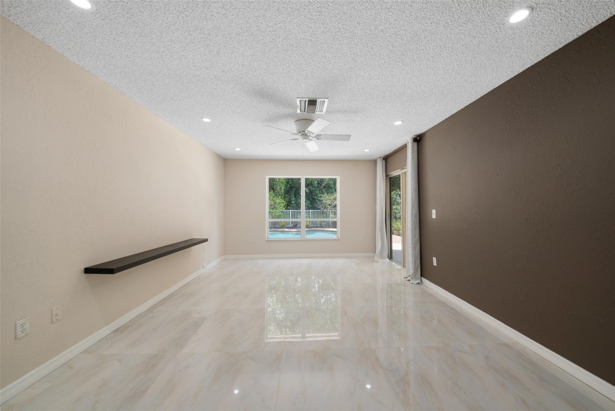6625 NW 75th Place