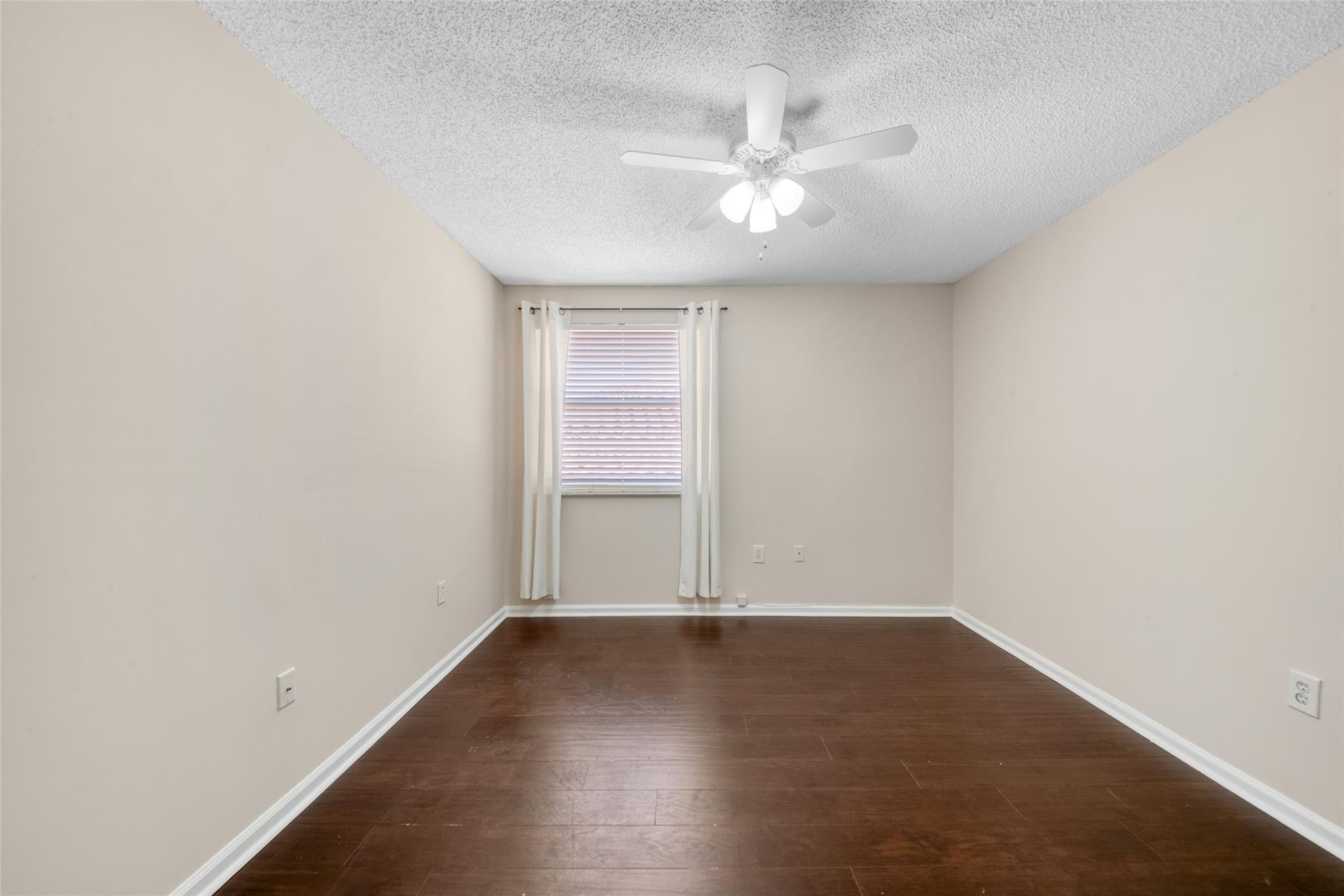 6625 NW 75th Place