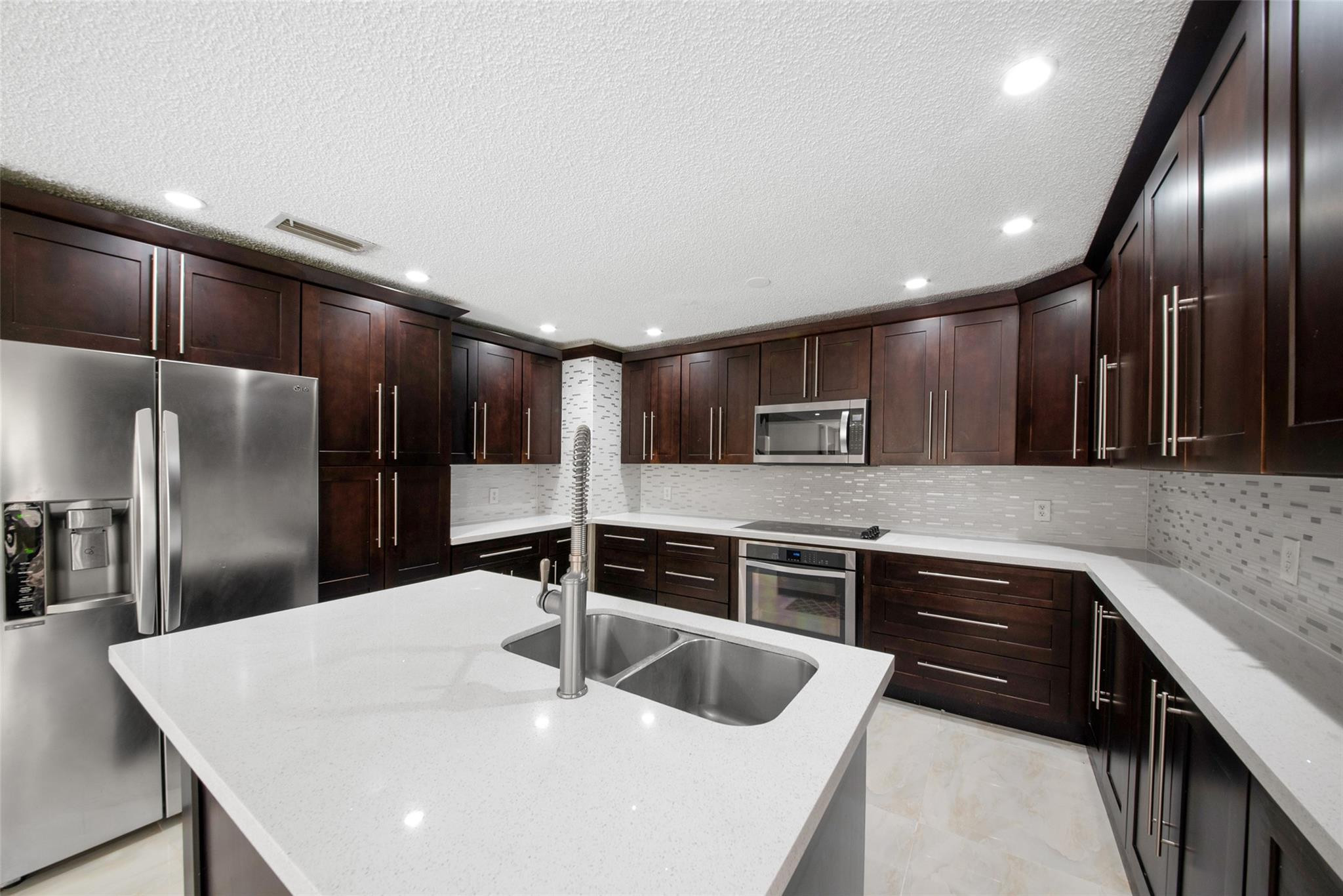 6625 NW 75th Place