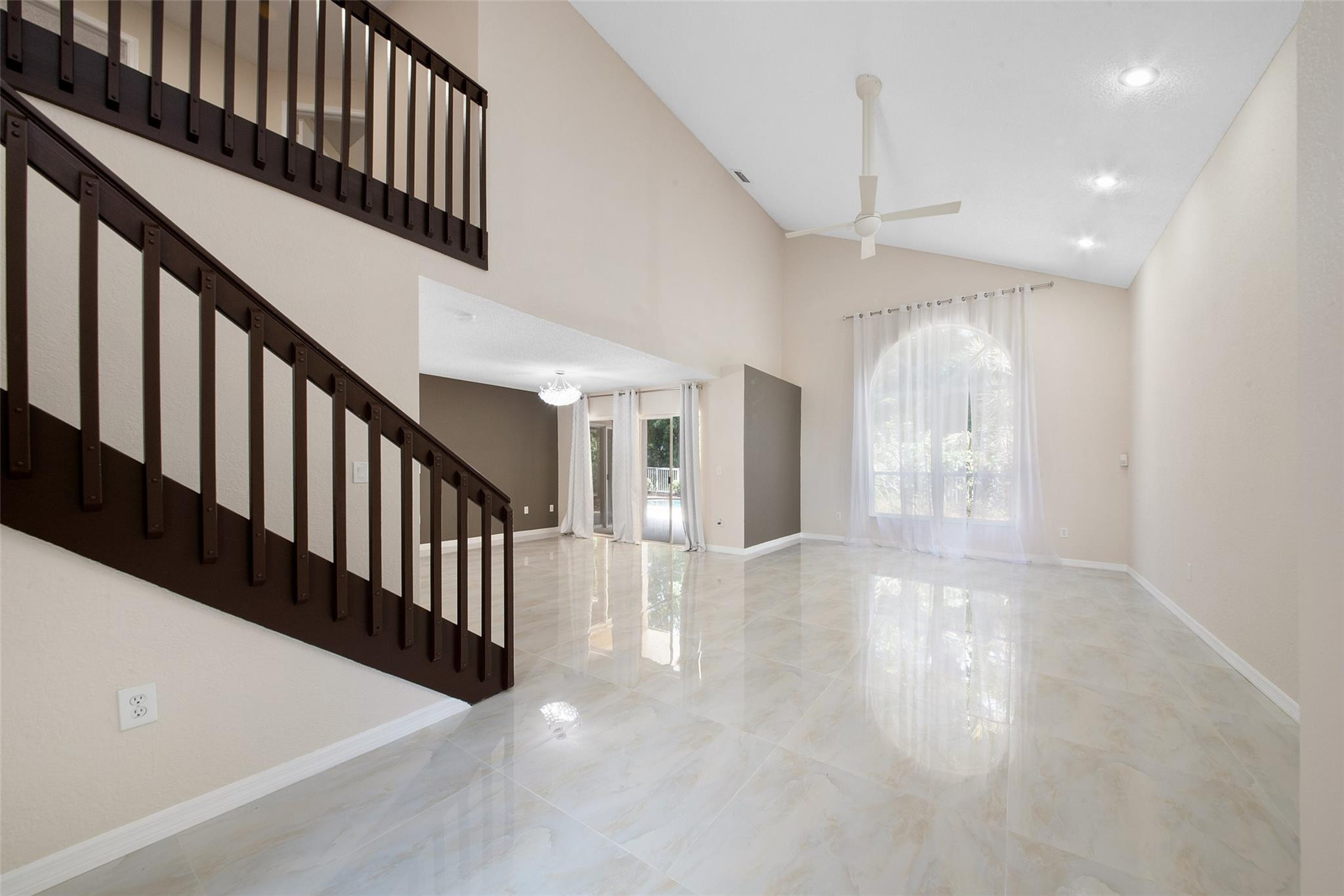 6625 NW 75th Place