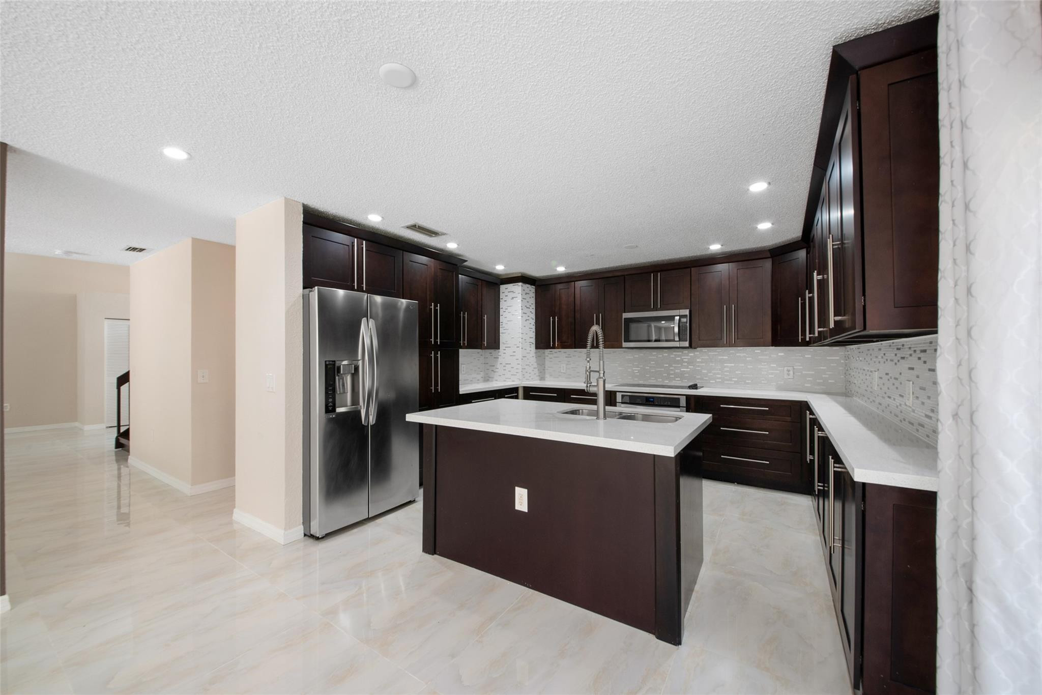6625 NW 75th Place