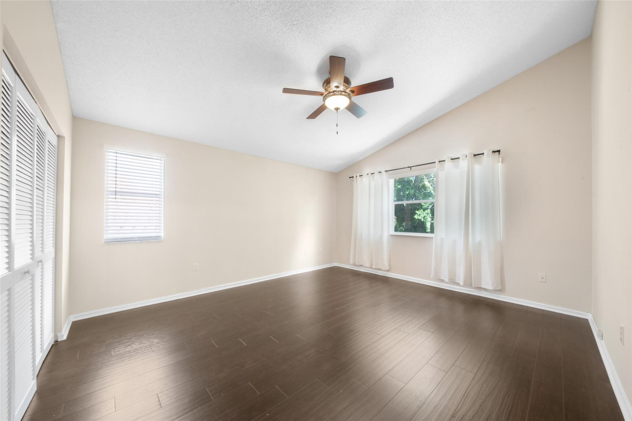 6625 NW 75th Place