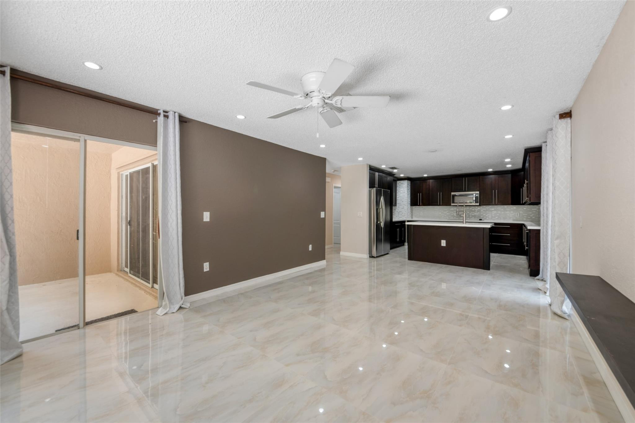 6625 NW 75th Place