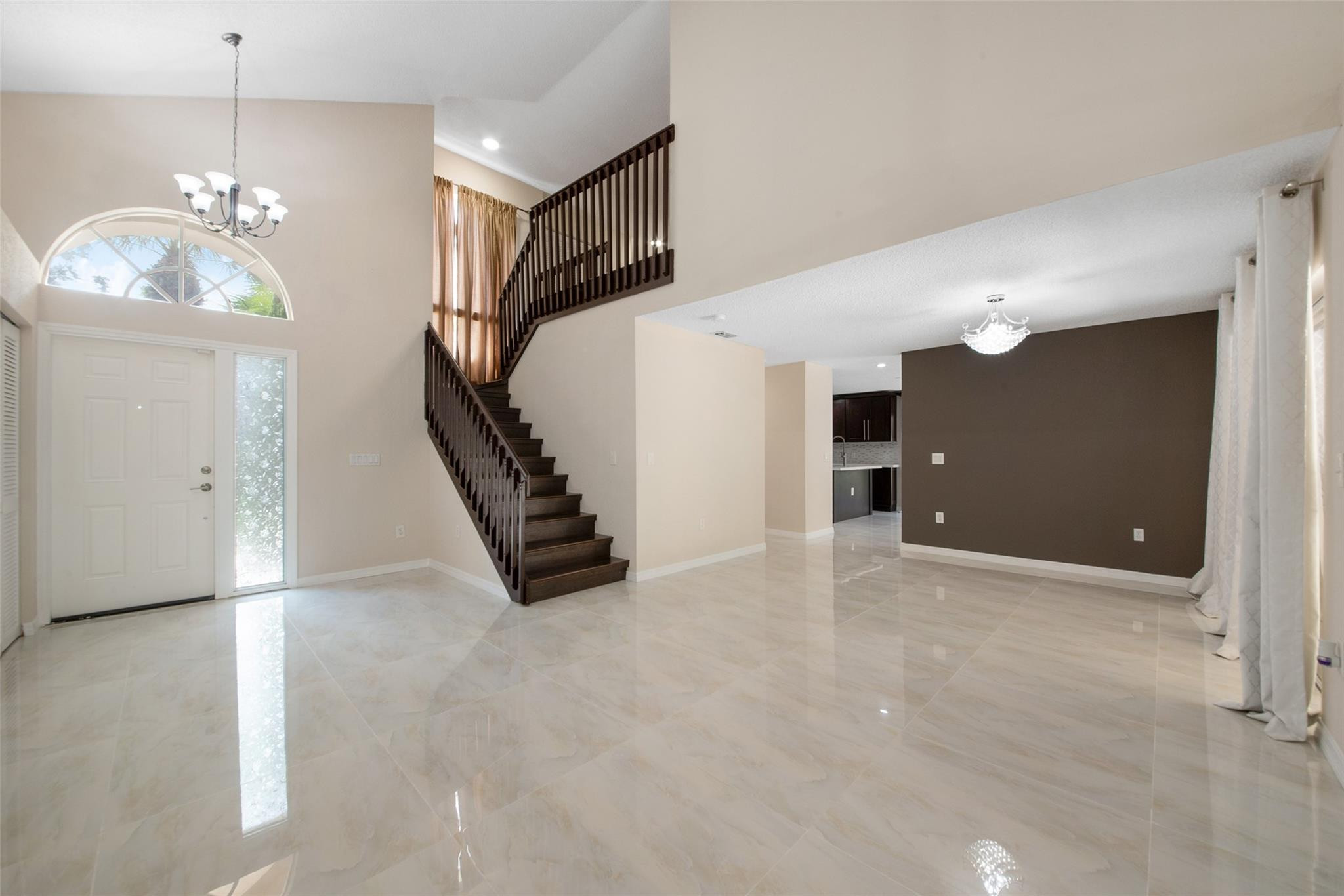 6625 NW 75th Place