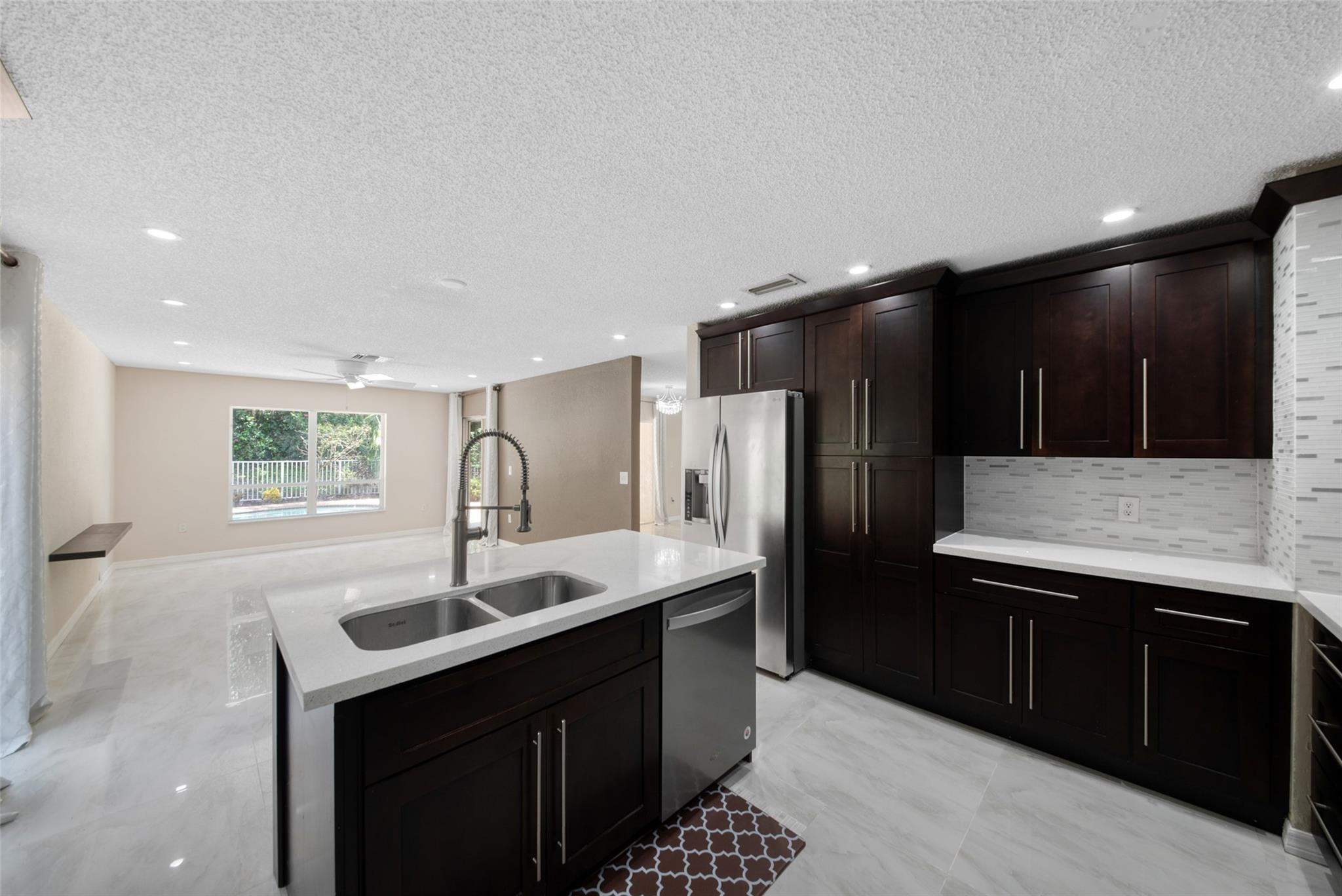 6625 NW 75th Place