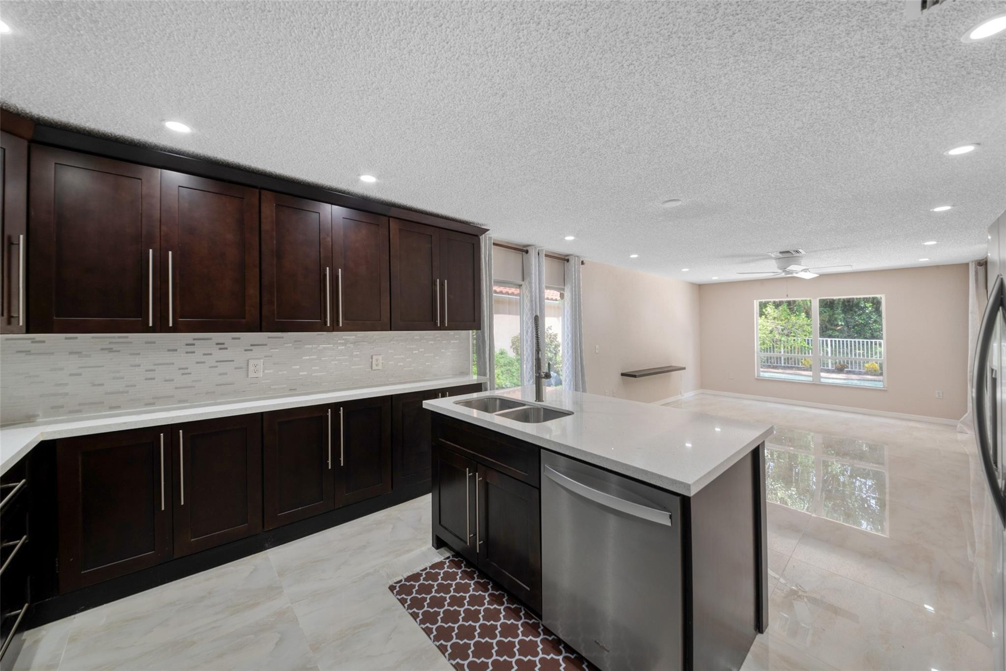 6625 NW 75th Place
