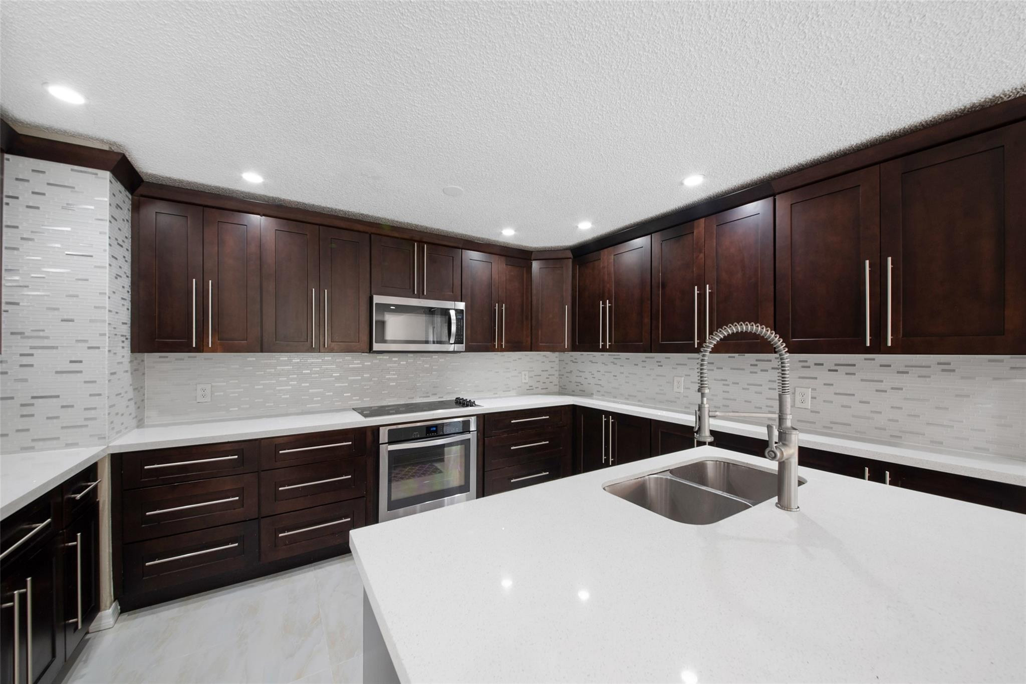 6625 NW 75th Place