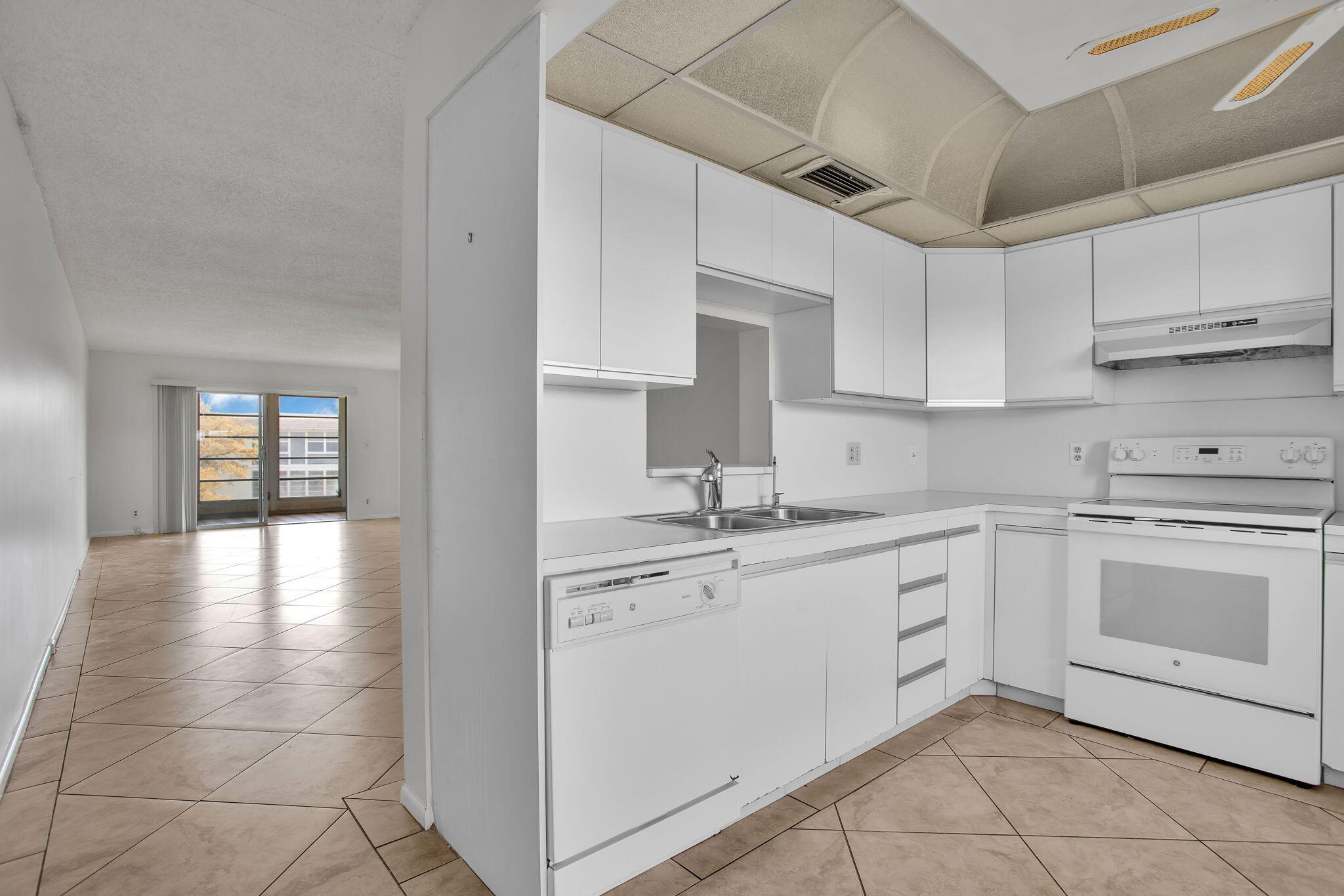 3405 Bimini Lane M4