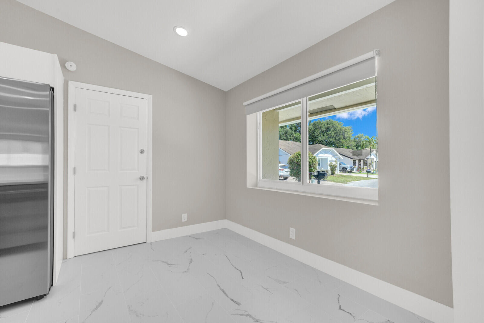 23392 E Country Club Dr Drive E, Watergate