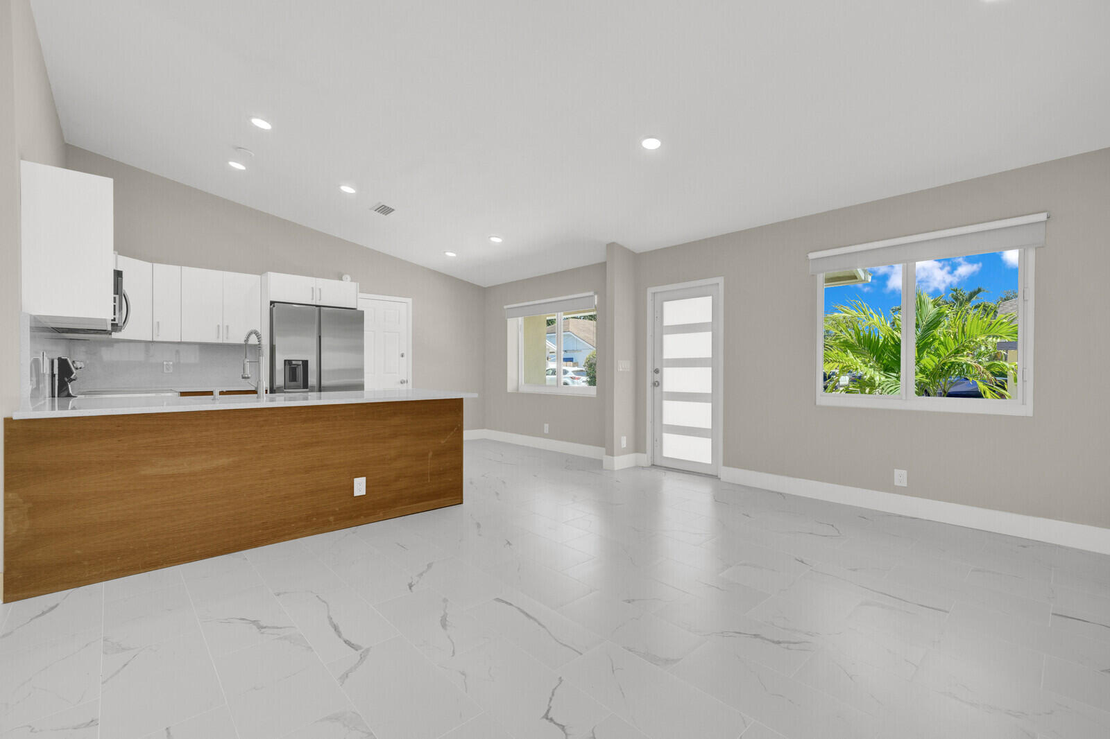 23392 E Country Club Dr Drive E, Watergate