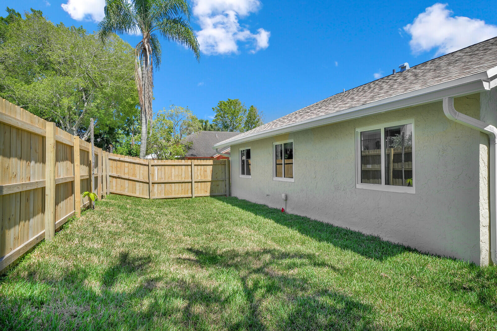 23392 E Country Club Dr Drive E, Watergate