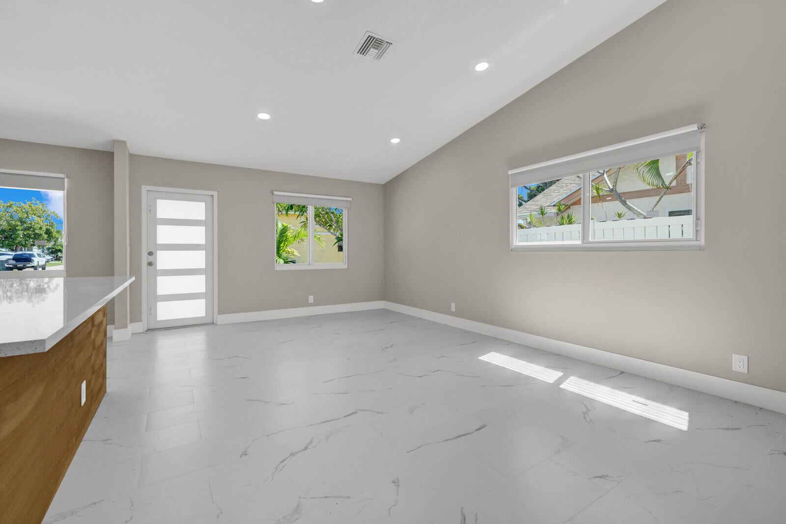 23392 E Country Club Dr Drive E, Watergate