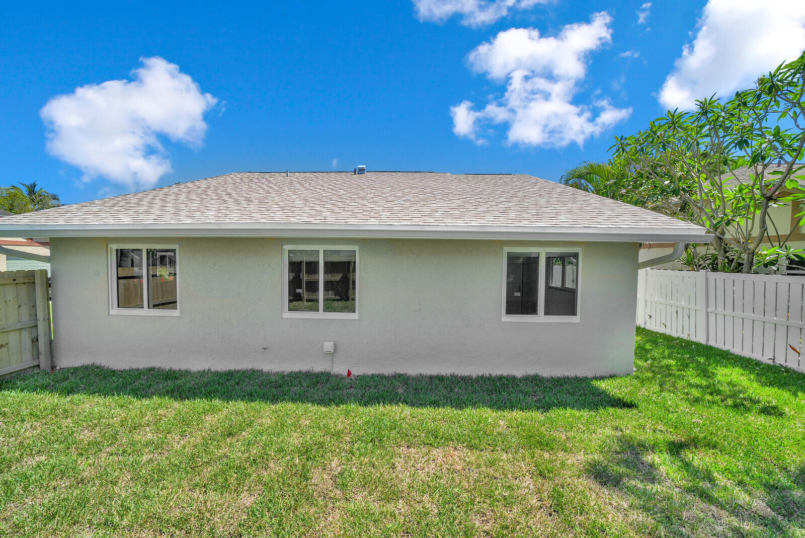 23392 E Country Club Dr Drive E, Watergate