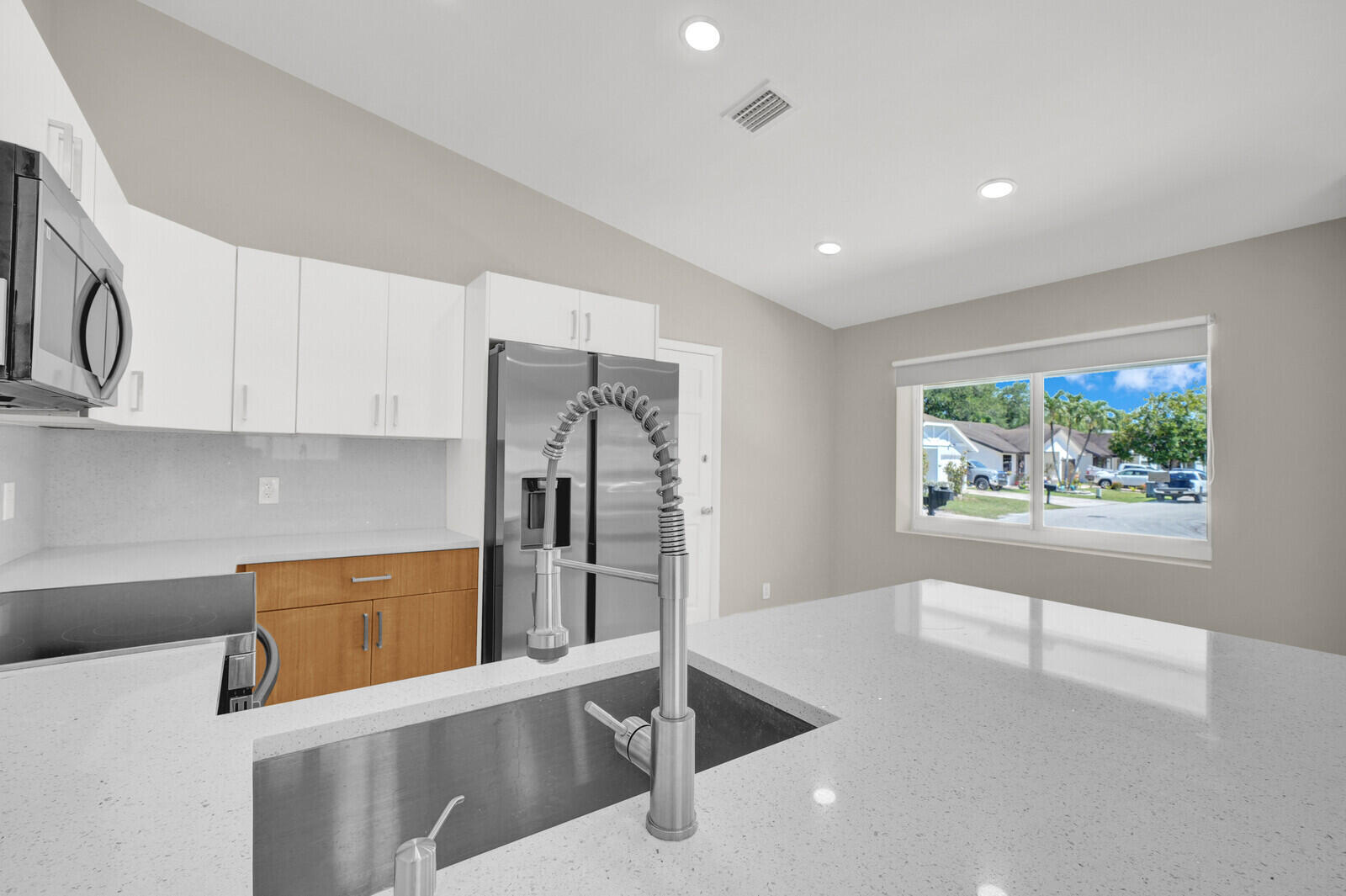23392 E Country Club Dr Drive E, Watergate