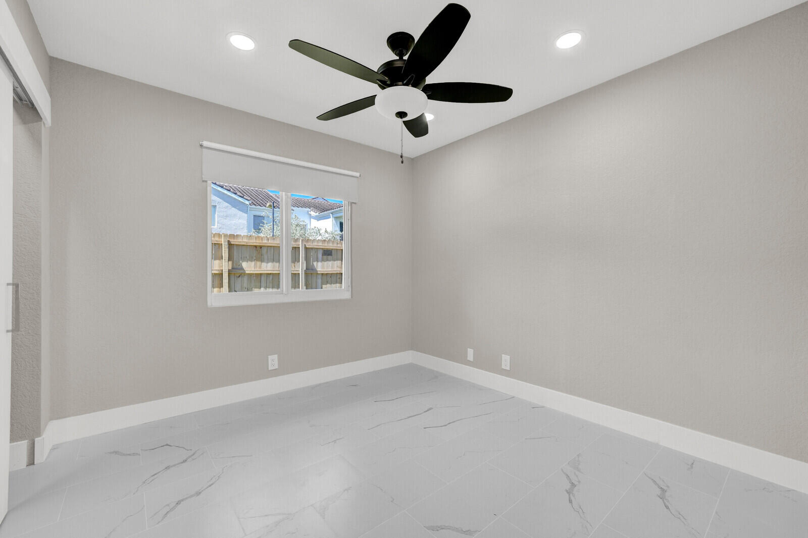 23392 E Country Club Dr Drive E, Watergate