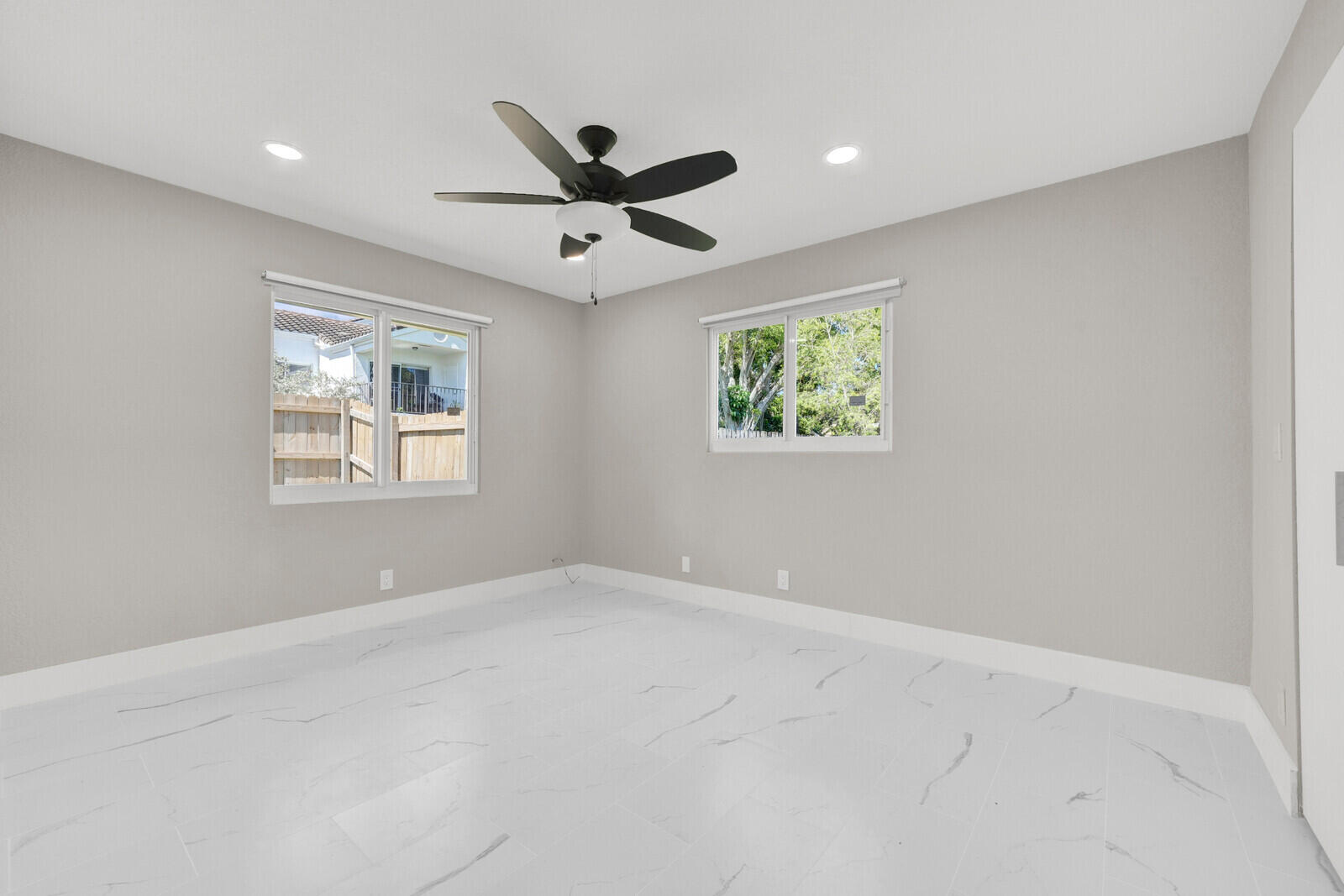 23392 E Country Club Dr Drive E, Watergate