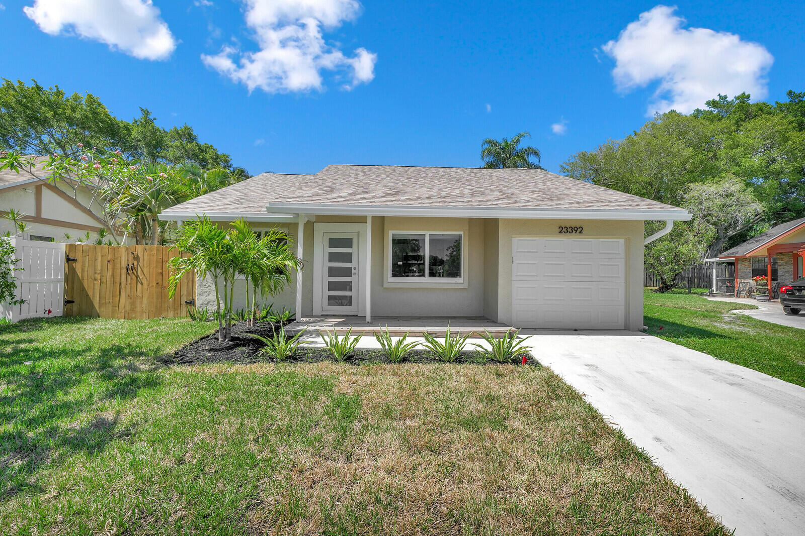 23392 E Country Club Dr Drive E, Watergate