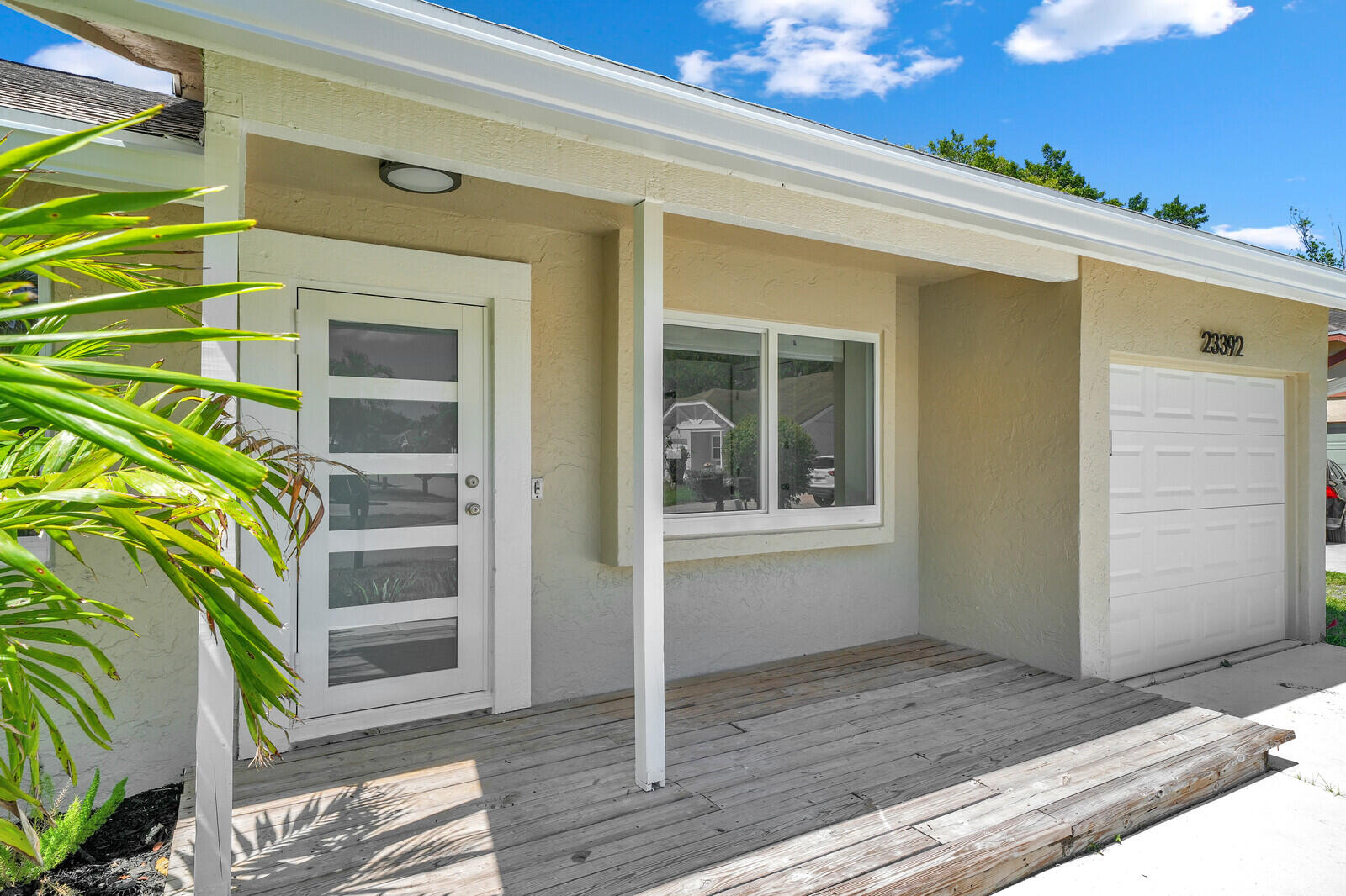 23392 E Country Club Dr Drive E, Watergate