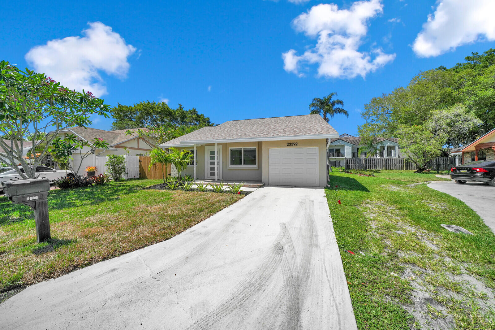 23392 E Country Club Dr Drive E, Watergate