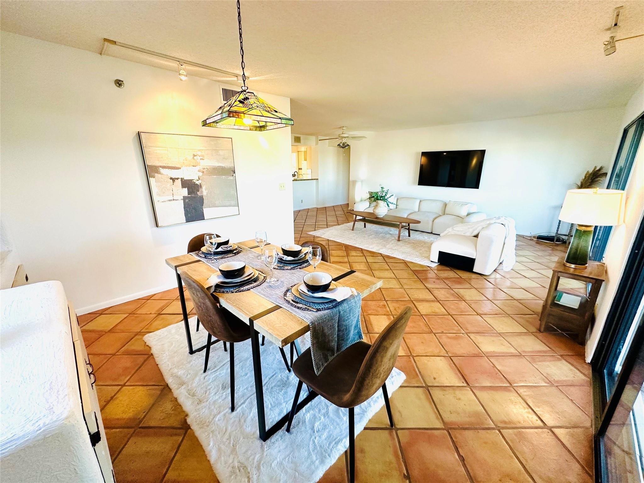 7370 S Oriole Boulevard 607