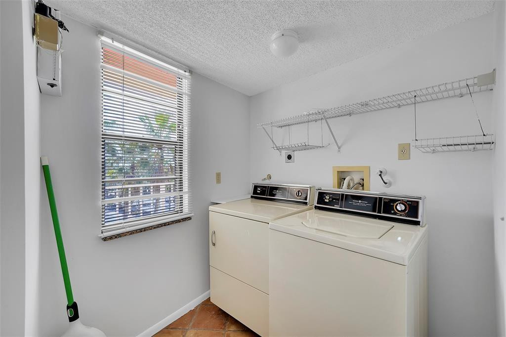 7370 S Oriole Boulevard 607
